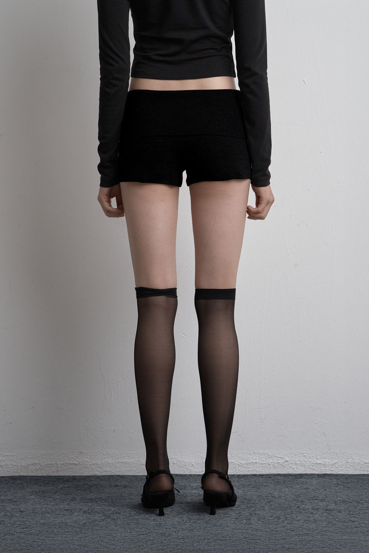 시너진(SYNERJYN) FOLD TWO-WAY KNIT SHORTS BLACK