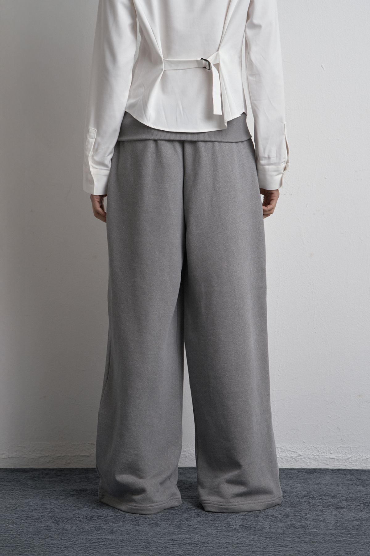 시너진(SYNERJYN) FOLD ZIPPER WIDE SWEATPANTS GRAY