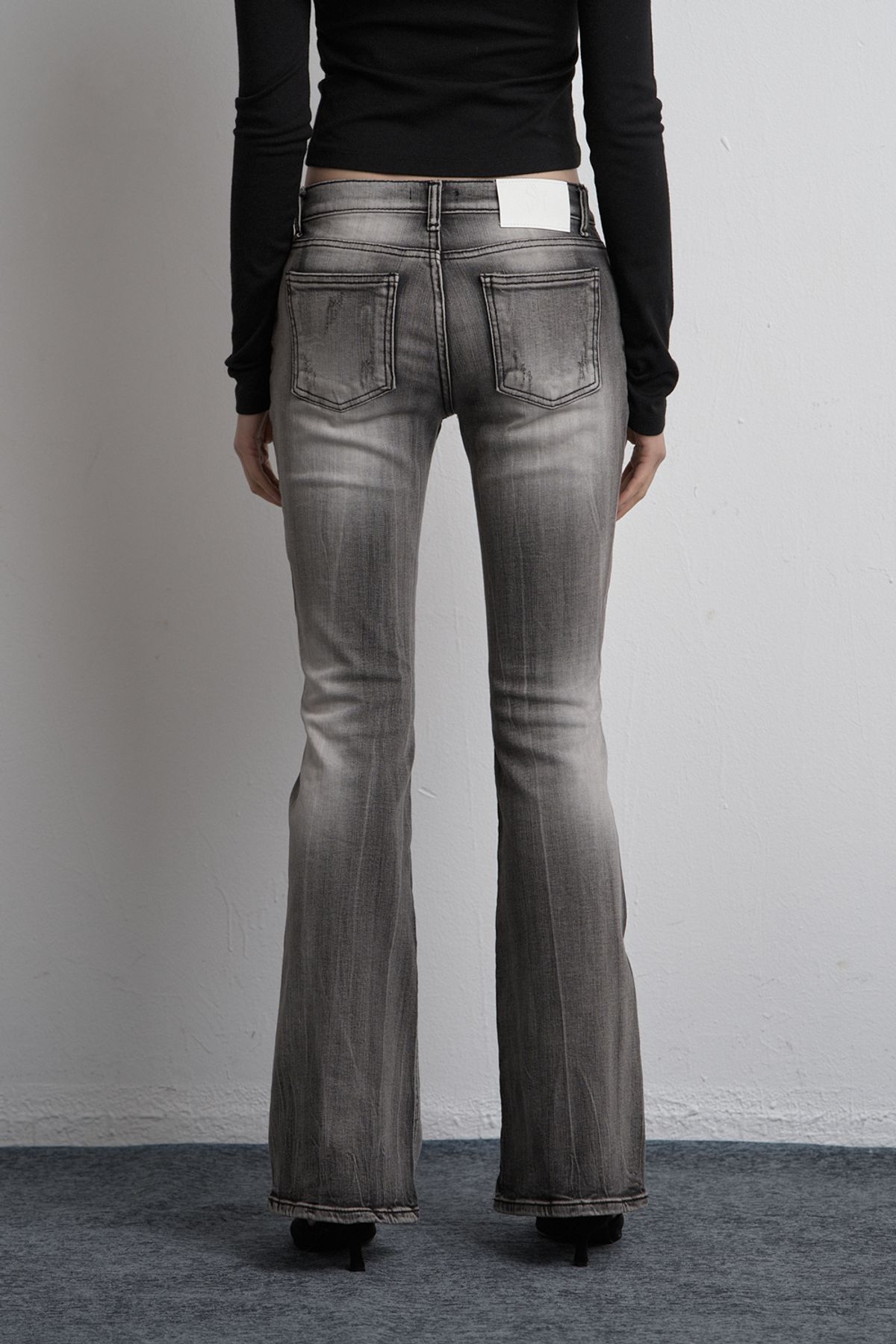 시너진(SYNERJYN) UNBALANCED BRUSH DENIM PANTS GRAY