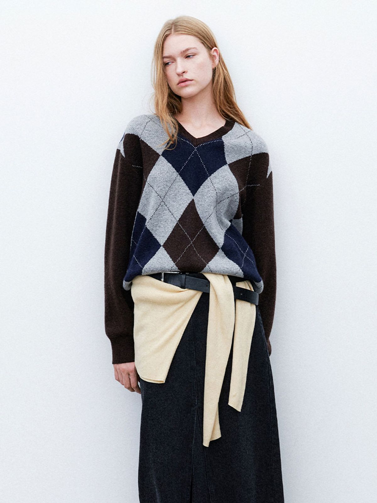 아틀리에 나인(ATELIER NAIN) WOOL BLENDED ARGYLE V-NECK KNIT(T-7104)