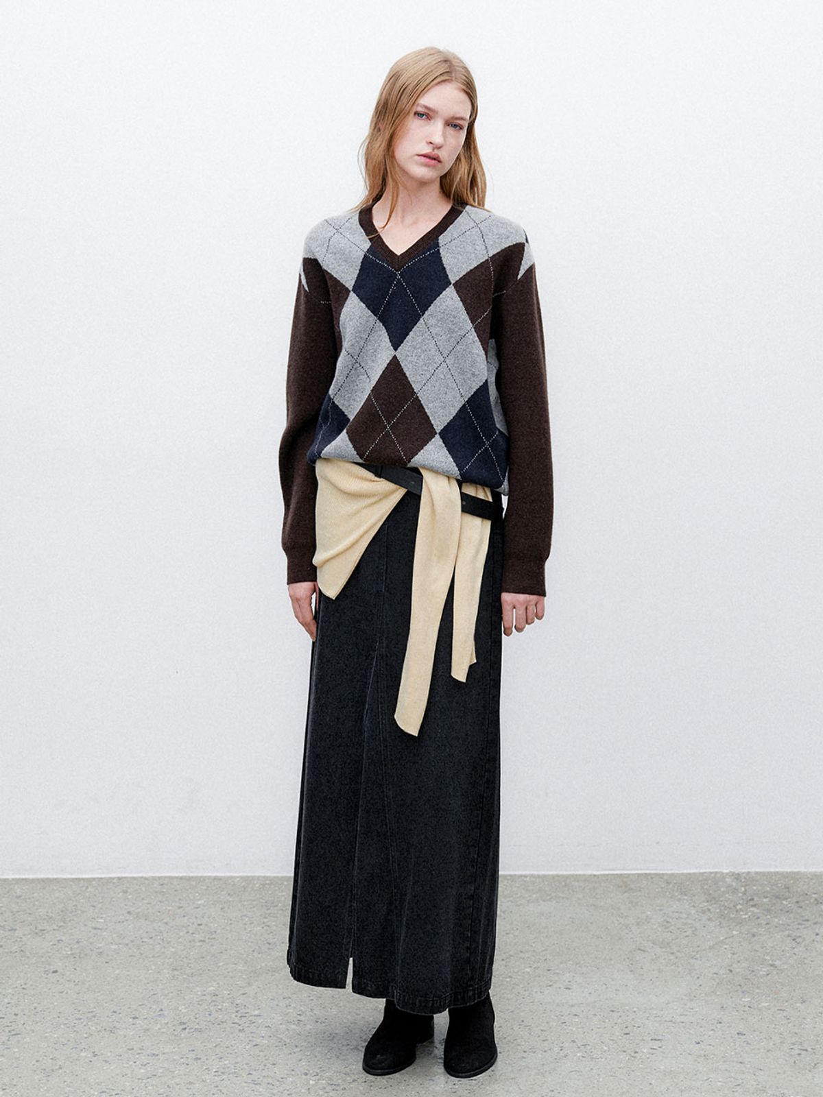 아틀리에 나인(ATELIER NAIN) WOOL BLENDED ARGYLE V-NECK KNIT(T-7104)