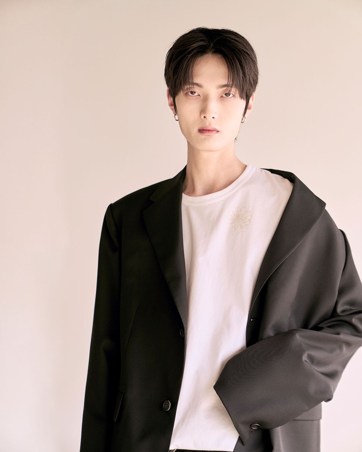 헤오진(HEOJIN) 플라워 그래픽 티셔츠_화이트 (Recycle Fabric)