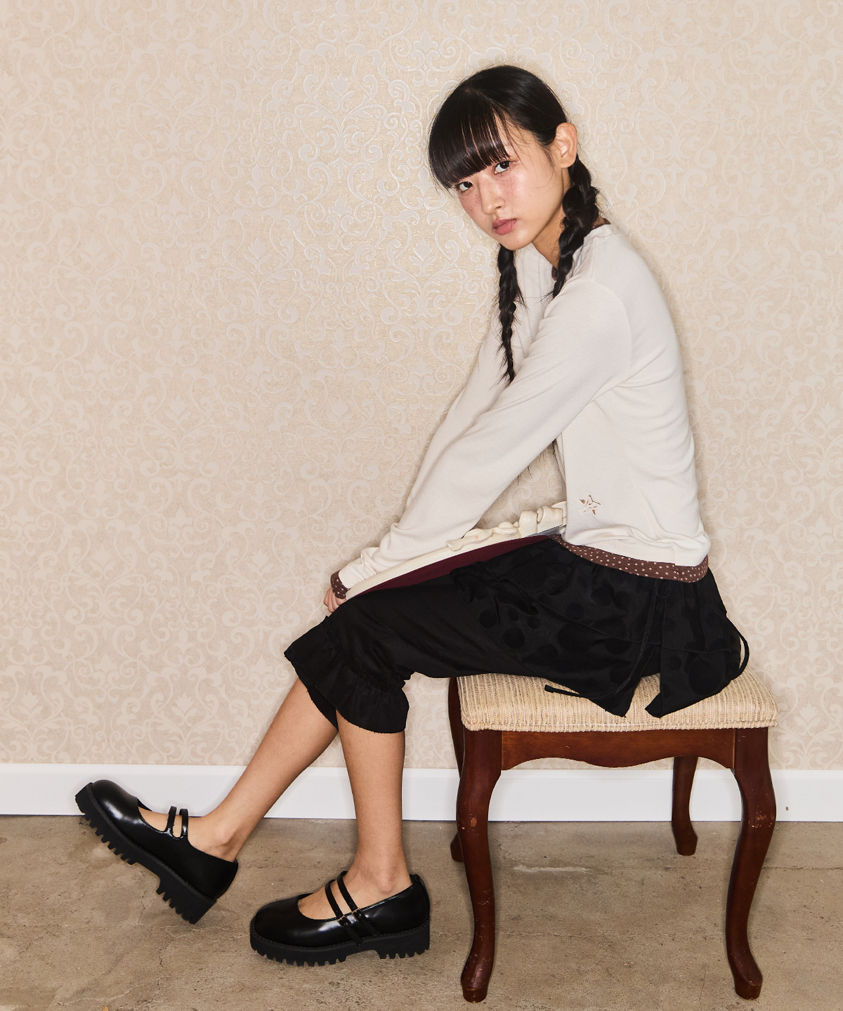 잇자바이브(ITZAVIBE) STAR LAYERED LONG SLEEVE - CREAM
