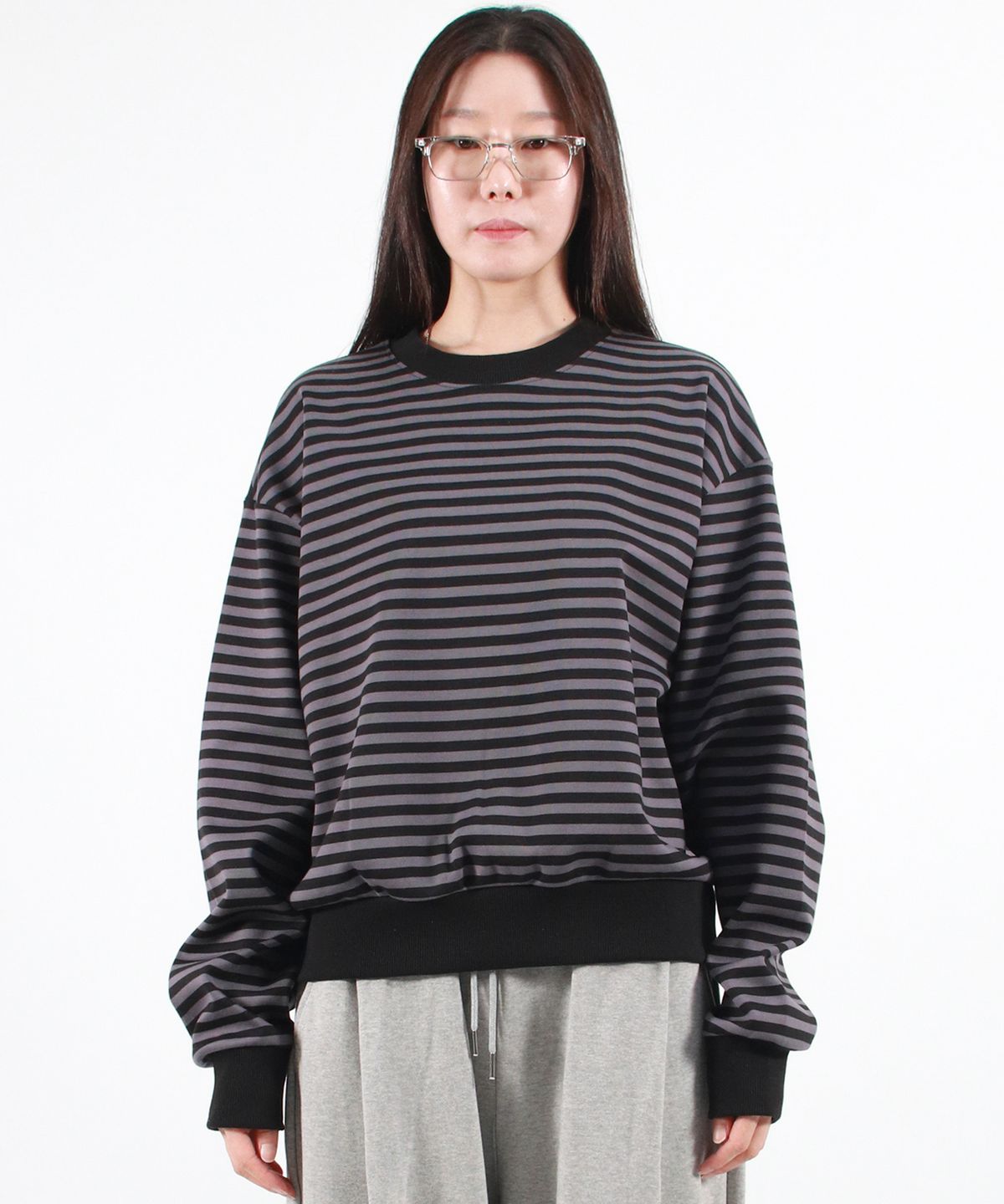 드마크(DEMARC) STRIPE MEDIUM-FIT SWEATSHIRT - Black