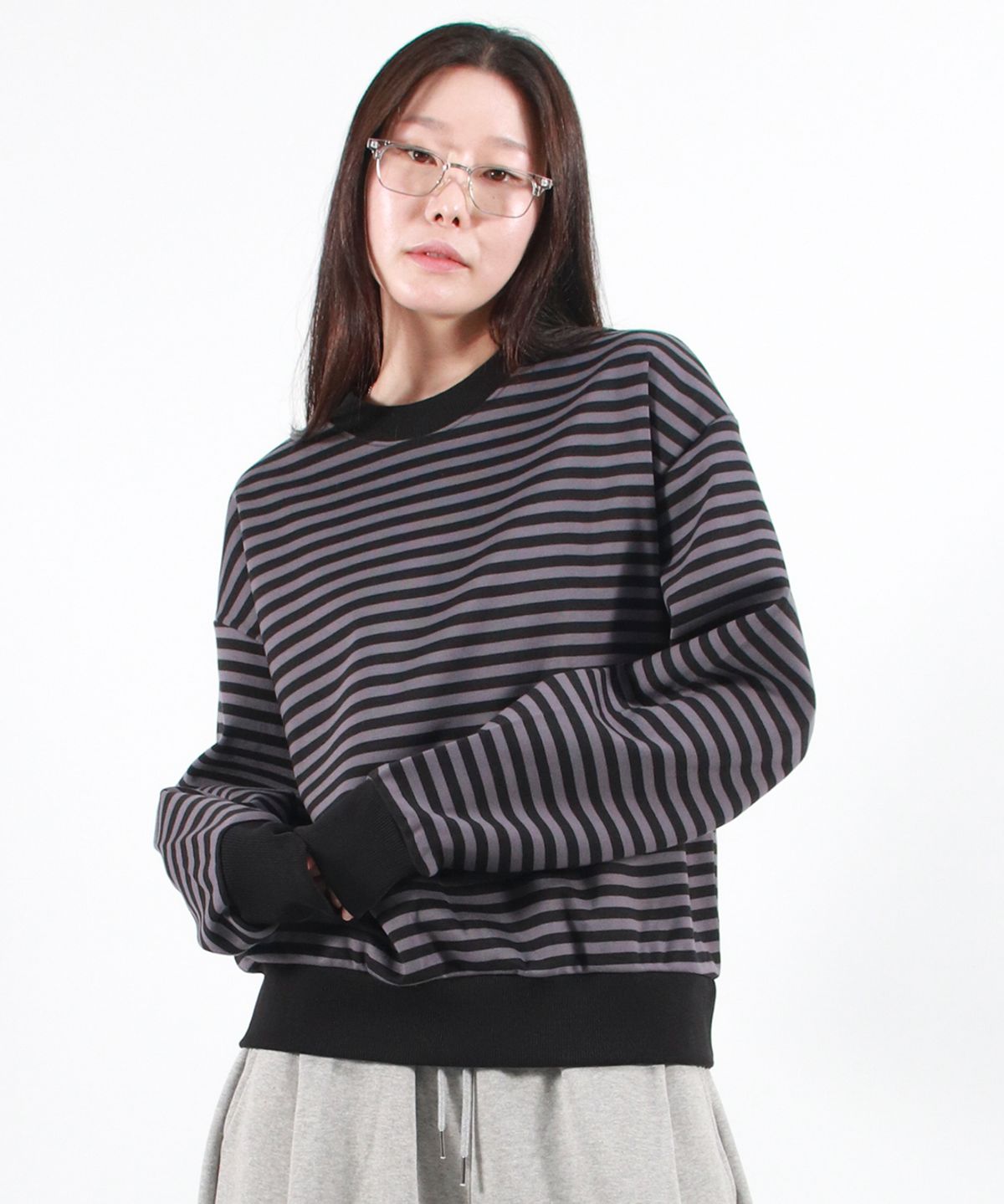 드마크(DEMARC) STRIPE MEDIUM-FIT SWEATSHIRT - Black