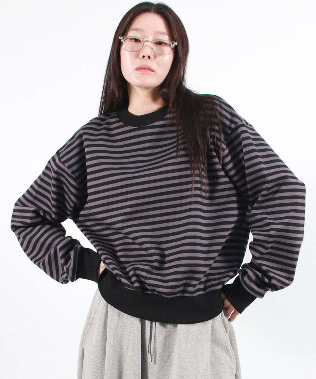 드마크(DEMARC) STRIPE MEDIUM-FIT SWEATSHIRT - Black
