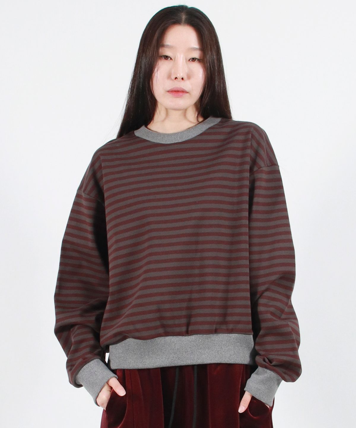 드마크(DEMARC) STRIPE MEDIUM-FIT SWEATSHIRT -  Burgundy