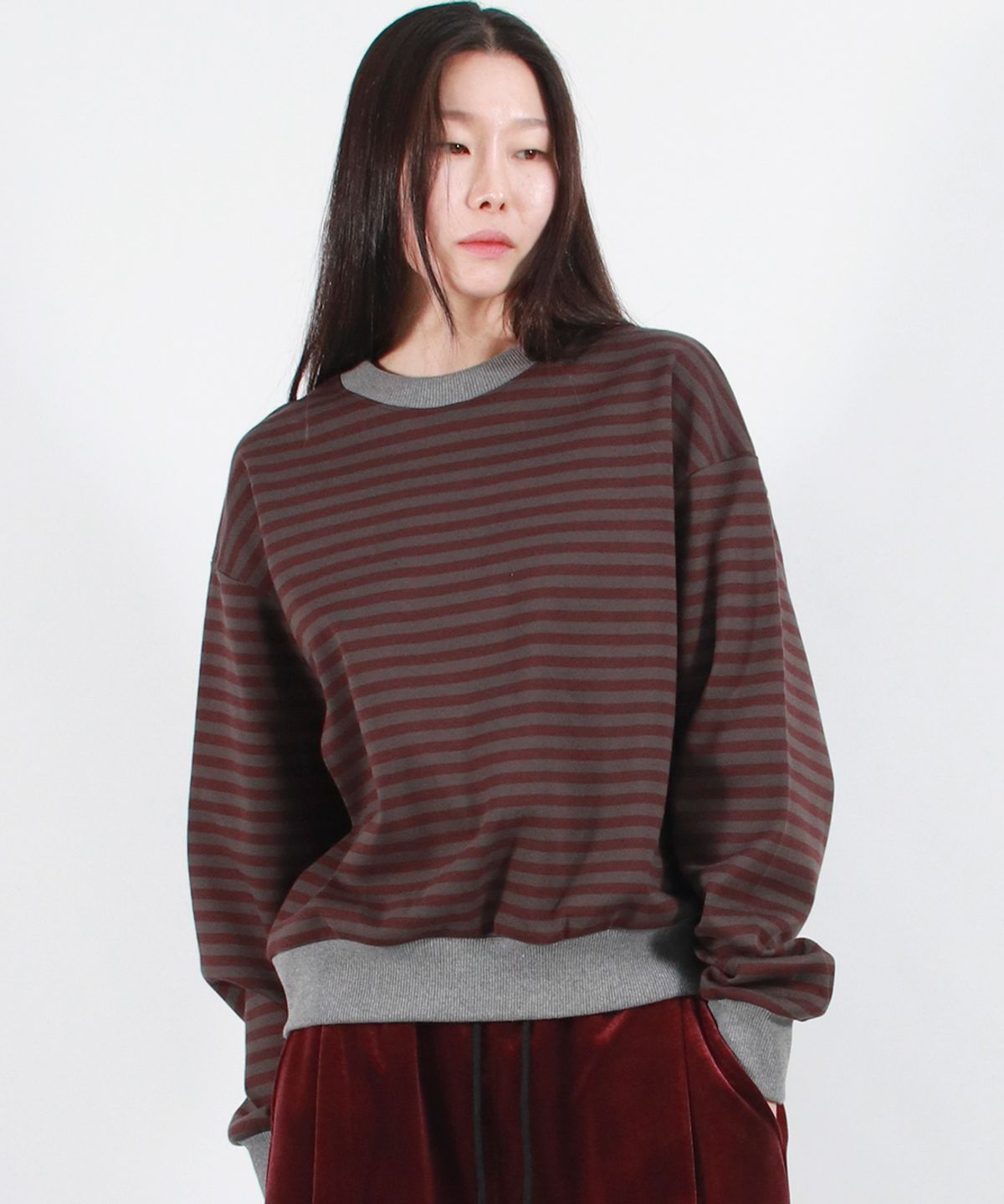 드마크(DEMARC) STRIPE MEDIUM-FIT SWEATSHIRT -  Burgundy