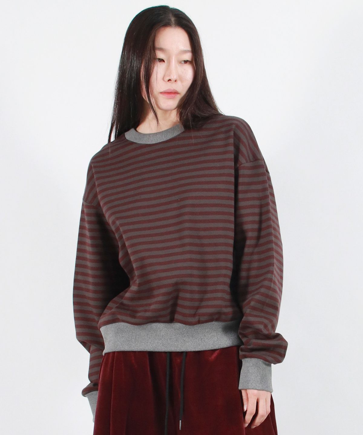 드마크(DEMARC) STRIPE MEDIUM-FIT SWEATSHIRT -  Burgundy