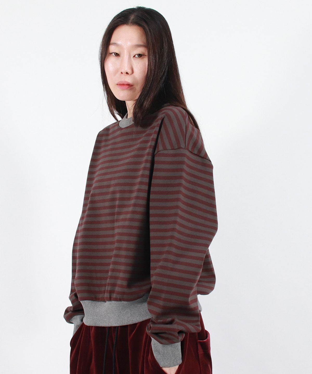 드마크(DEMARC) STRIPE MEDIUM-FIT SWEATSHIRT -  Burgundy