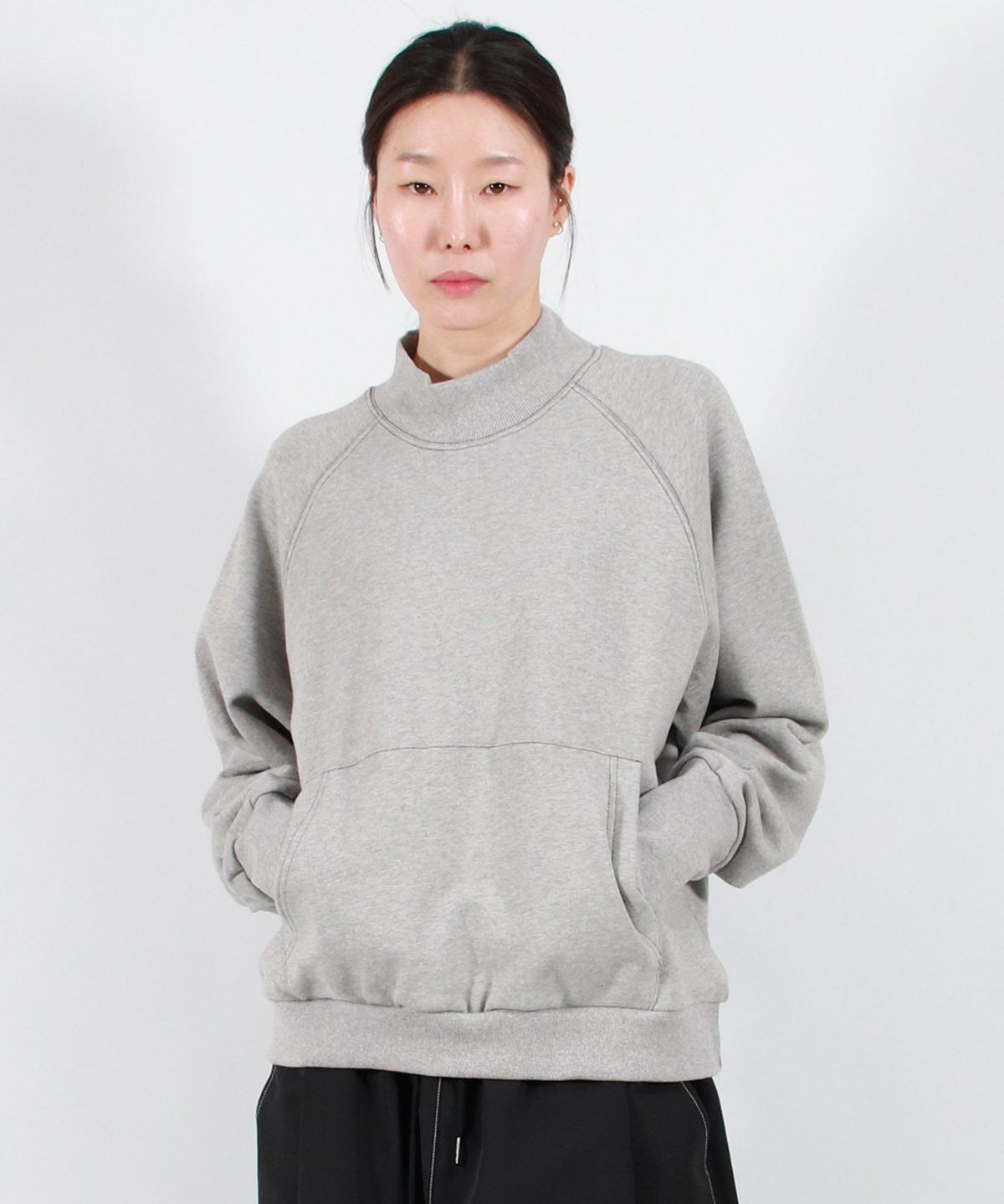 드마크(DEMARC) HIGH-NECK MEDIUM-FIT STITCH RAGLAN SWEATSHIRT -  Gray