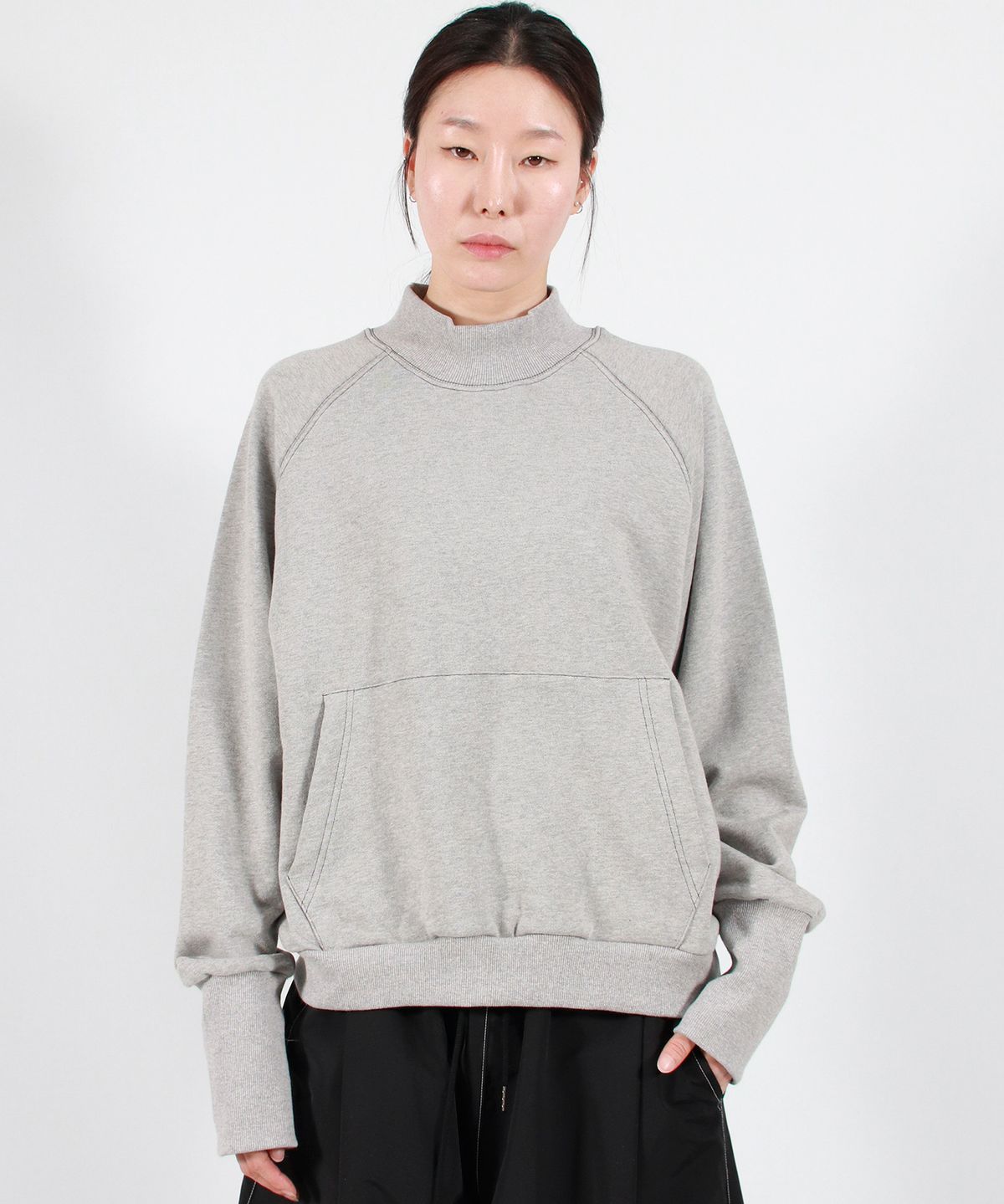 드마크(DEMARC) HIGH-NECK MEDIUM-FIT STITCH RAGLAN SWEATSHIRT -  Gray