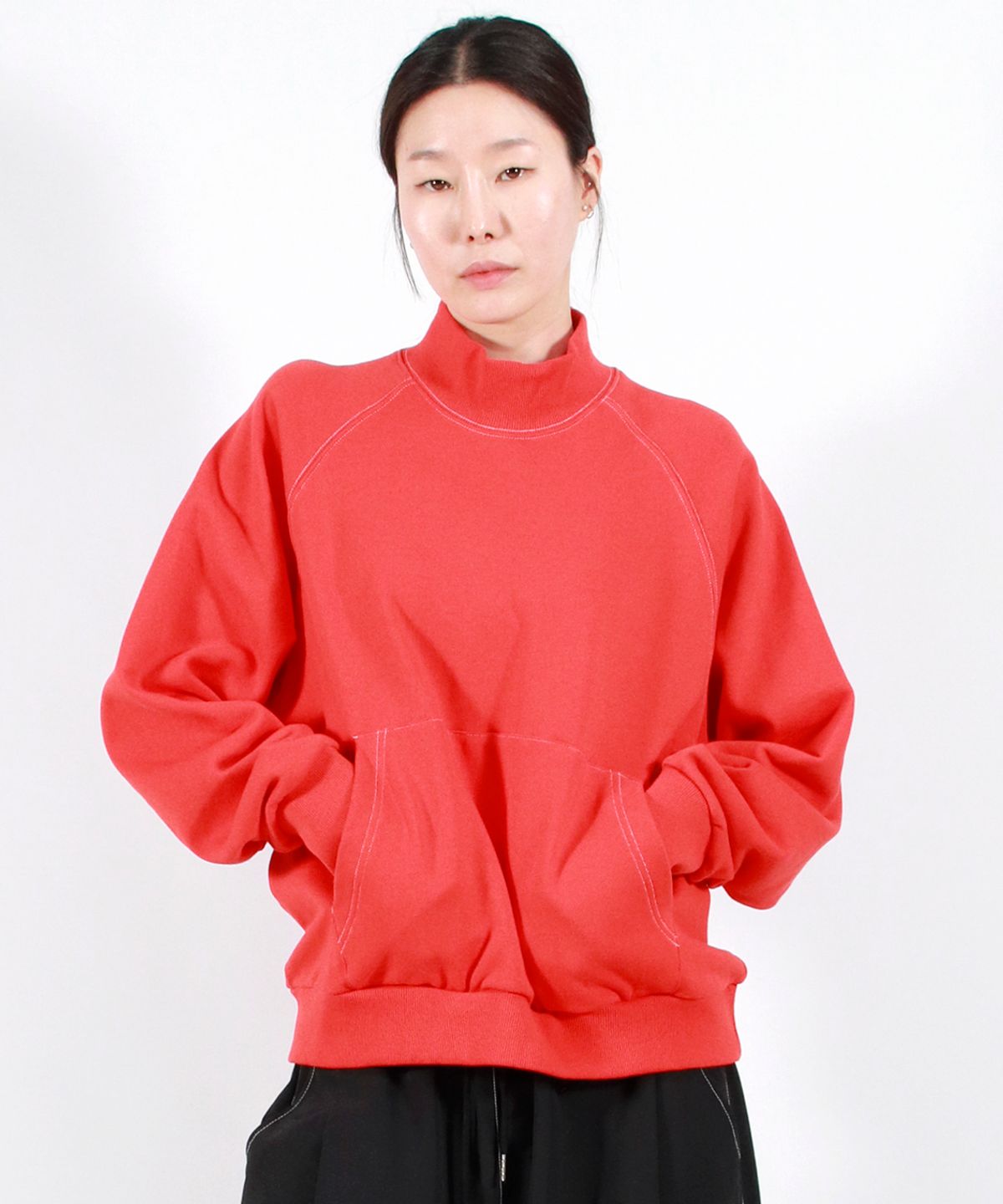 드마크(DEMARC) HIGH-NECK MEDIUM-FIT STITCH RAGLAN SWEATSHIRT -  Red