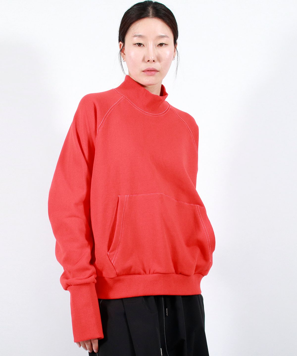 드마크(DEMARC) HIGH-NECK MEDIUM-FIT STITCH RAGLAN SWEATSHIRT -  Red