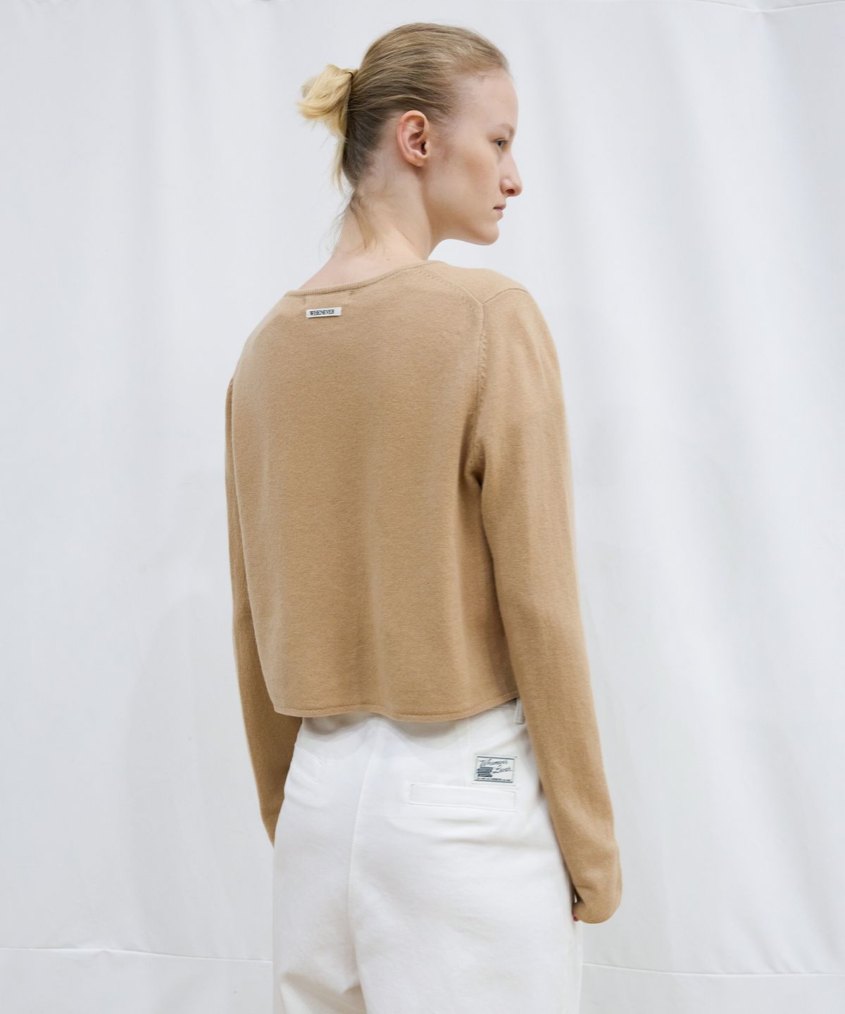 르바(LEVAR) Classic Wool Knit Cardigan - Beige