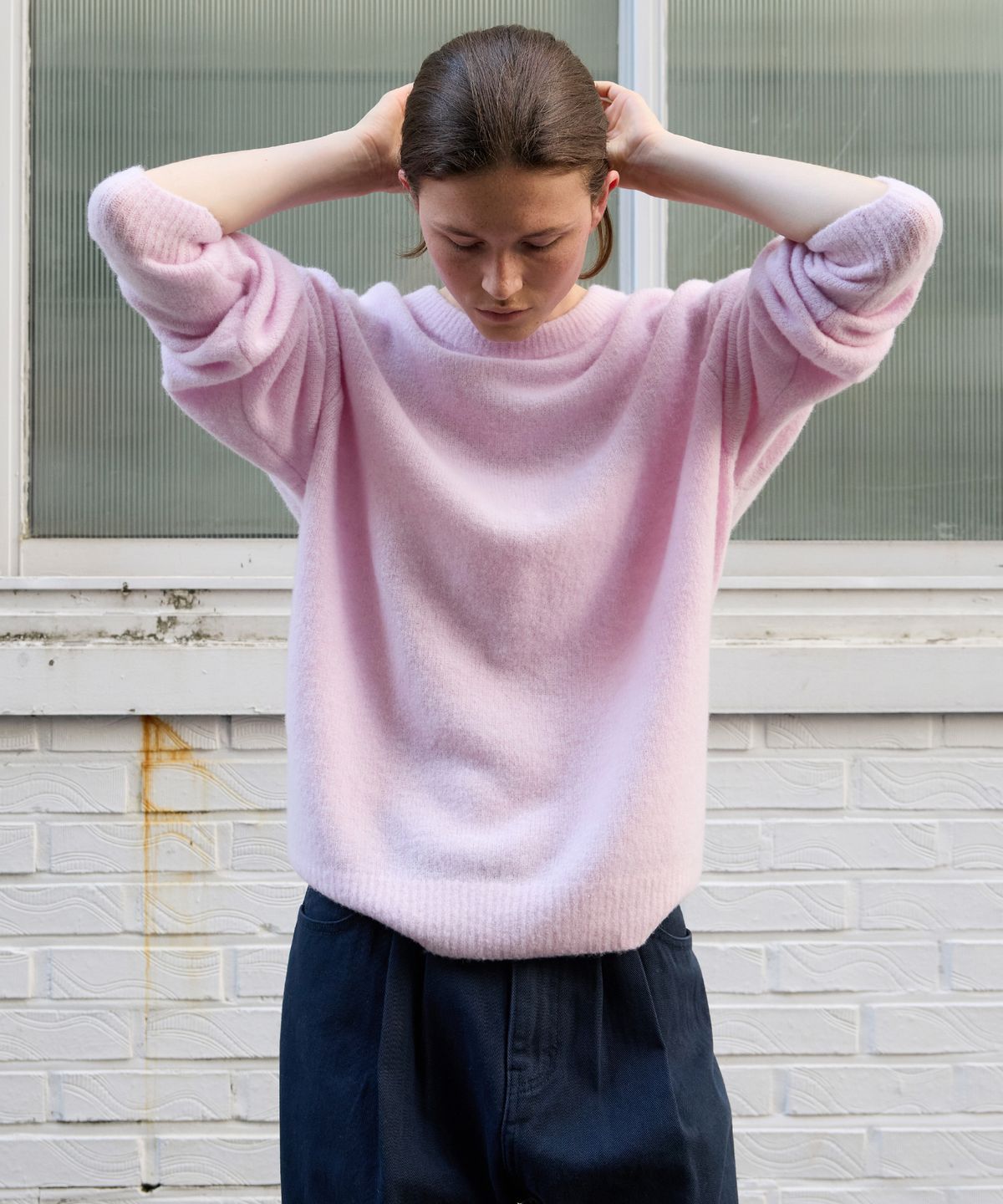 르바(LEVAR) Pleats-Back Wool Round Knit - Lilac Pink