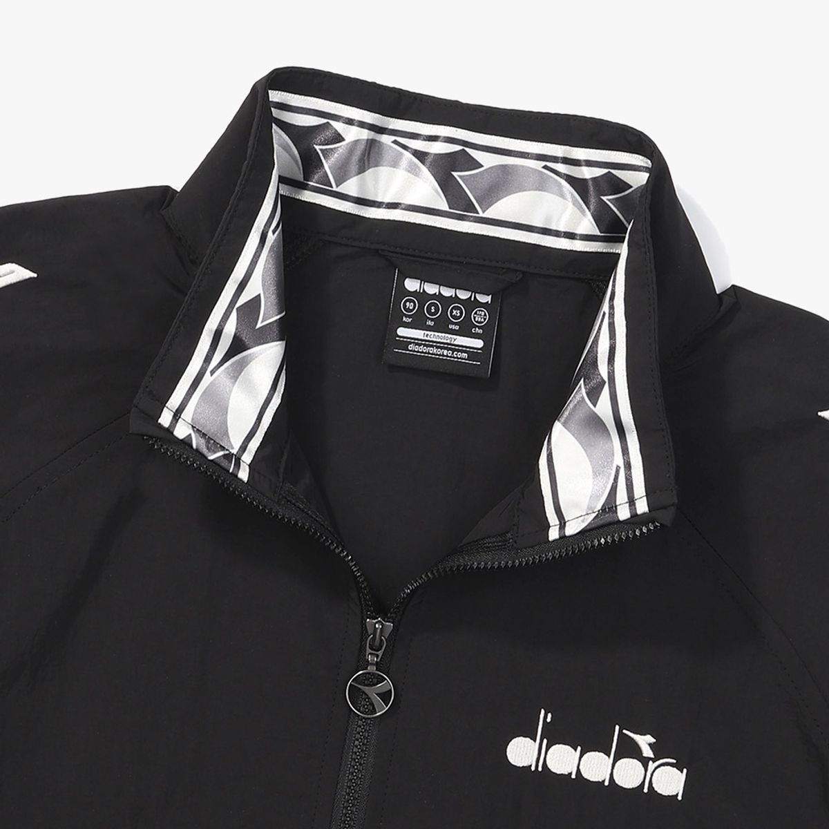 디아도라(diadora) 벤토 스탠넥 아노락 BLACK