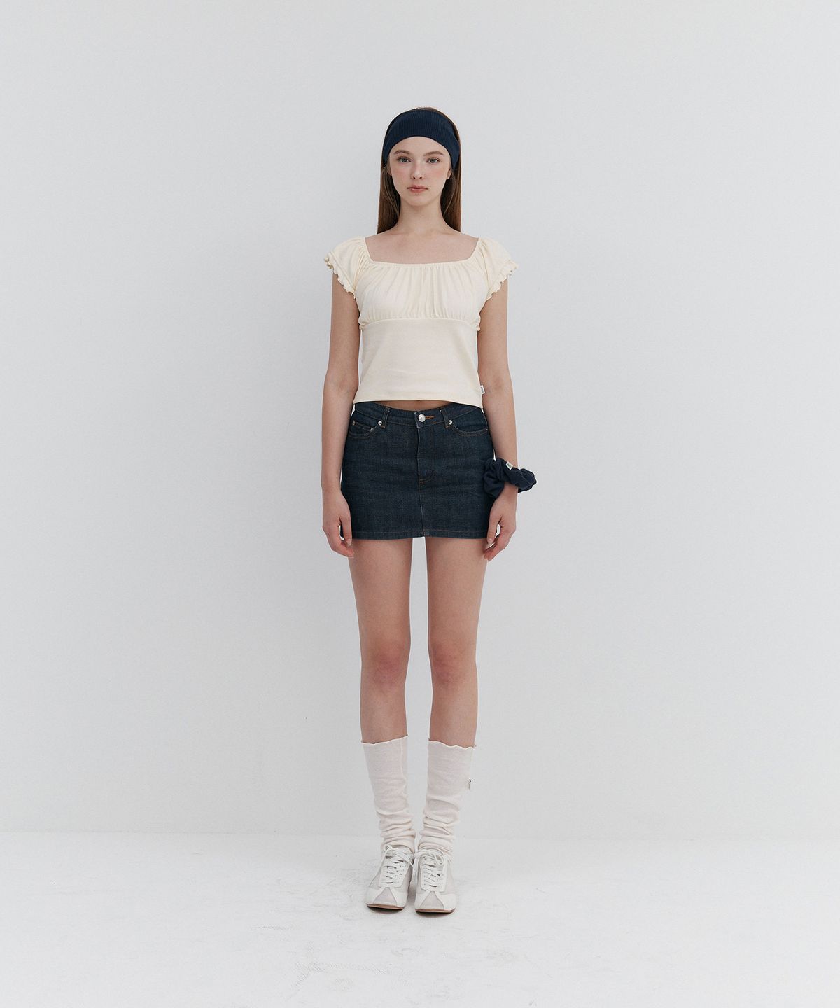 우네(OONE) Square Neck Shirring Top_Butter Yellow
