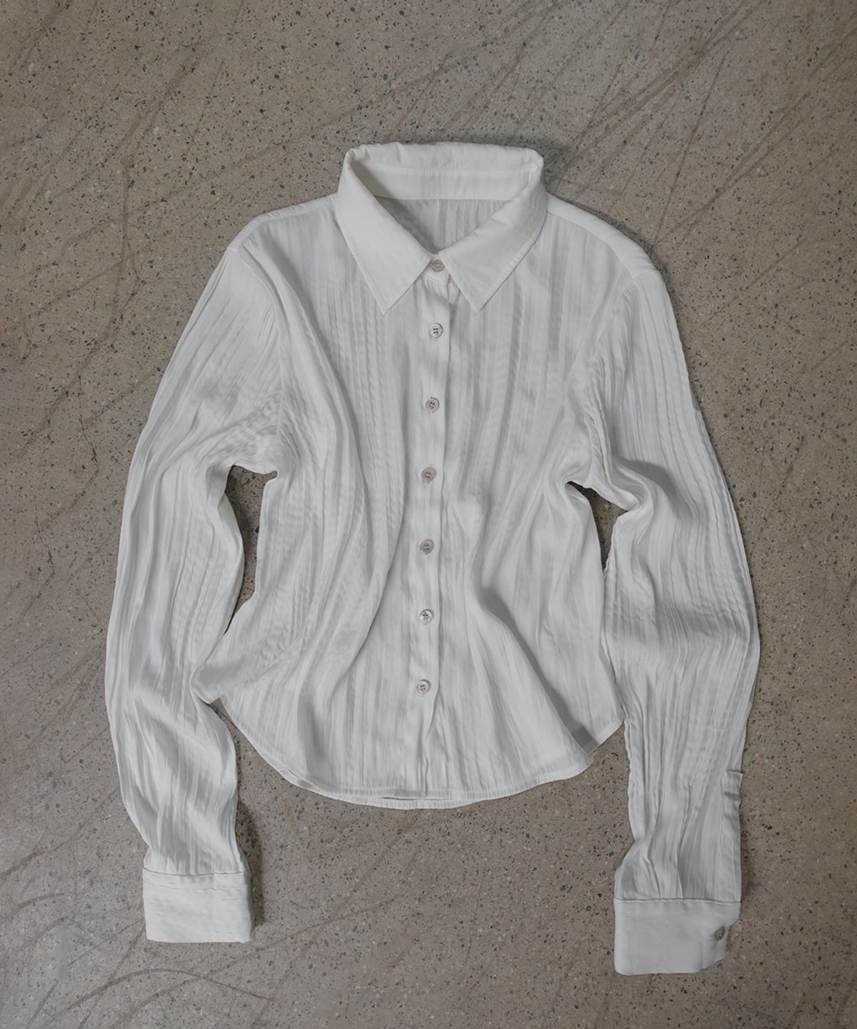 모산(MOSAN) WRINKLE STANDARD-FIT SHIRT (IVORY)