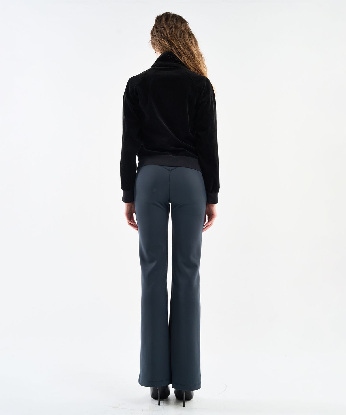 월드딜레마(WORLDDILEMA) Low-Waist Leggings Boot-Cut Pants (Charcoal)