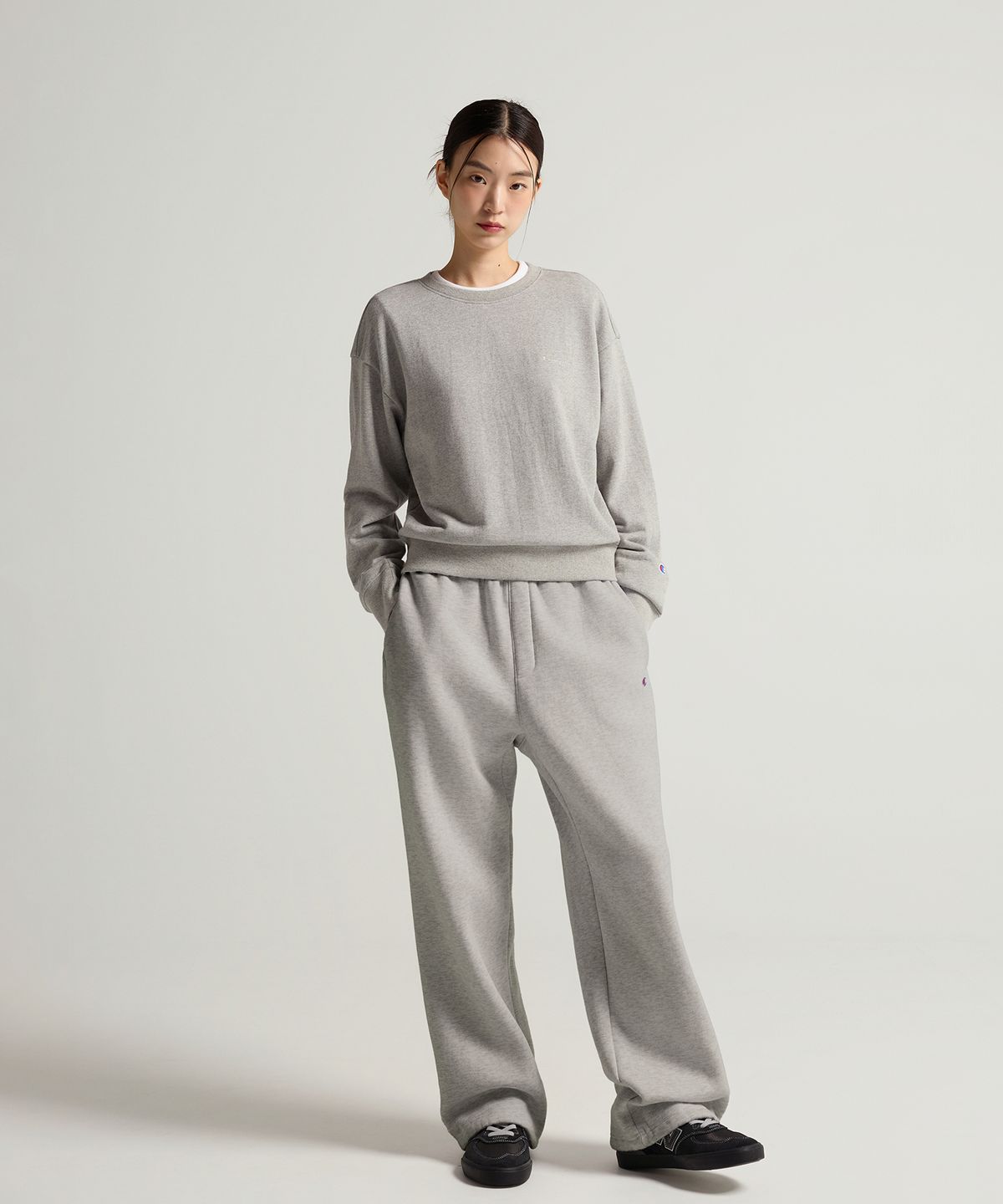 챔피온(CHAMPION) 여성 C로고 릴렉스핏 기모 스웨트 팬츠 Grey