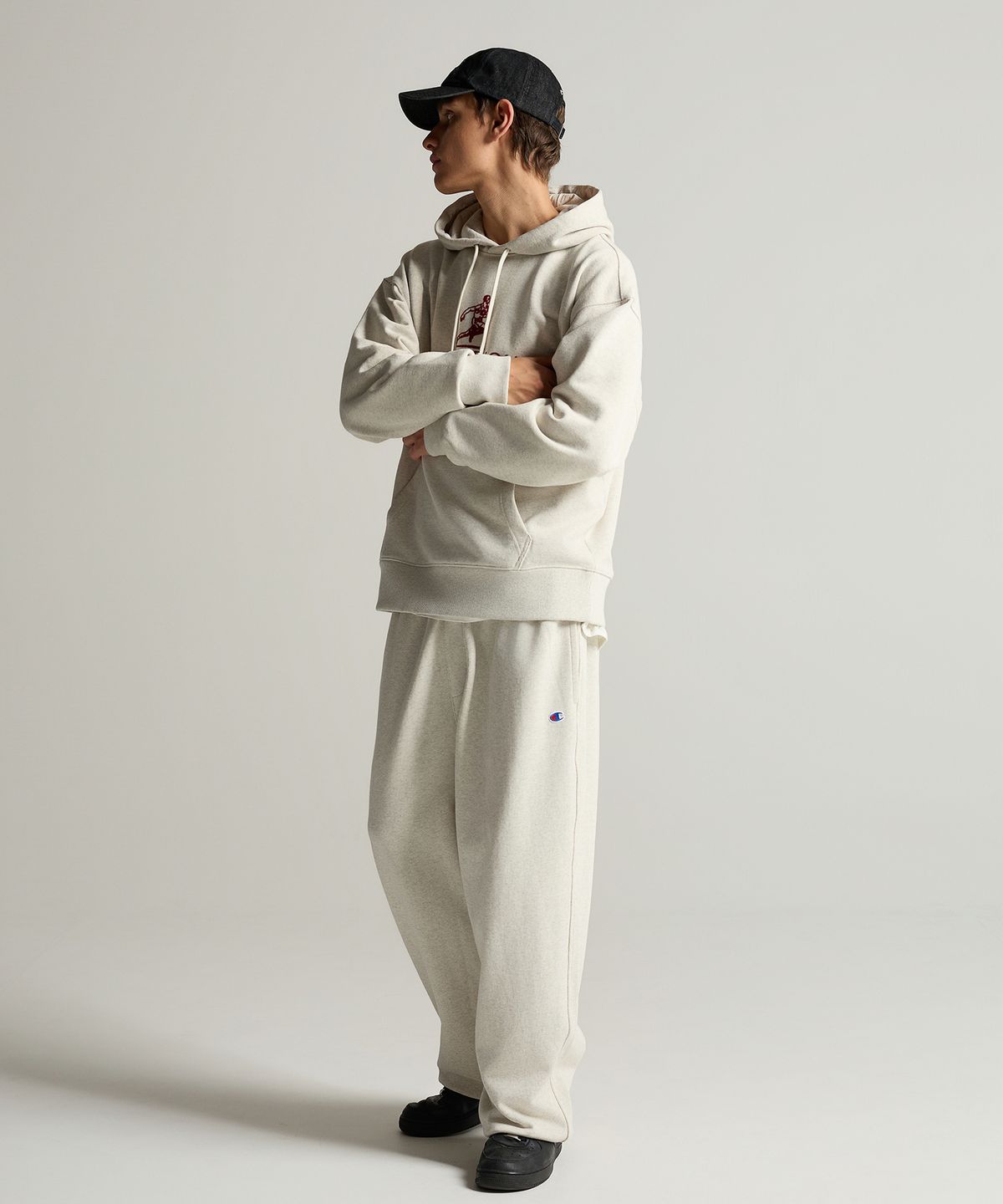 챔피온(CHAMPION) C로고 와이드핏 스웨트 조거 팬츠 Oatmeal