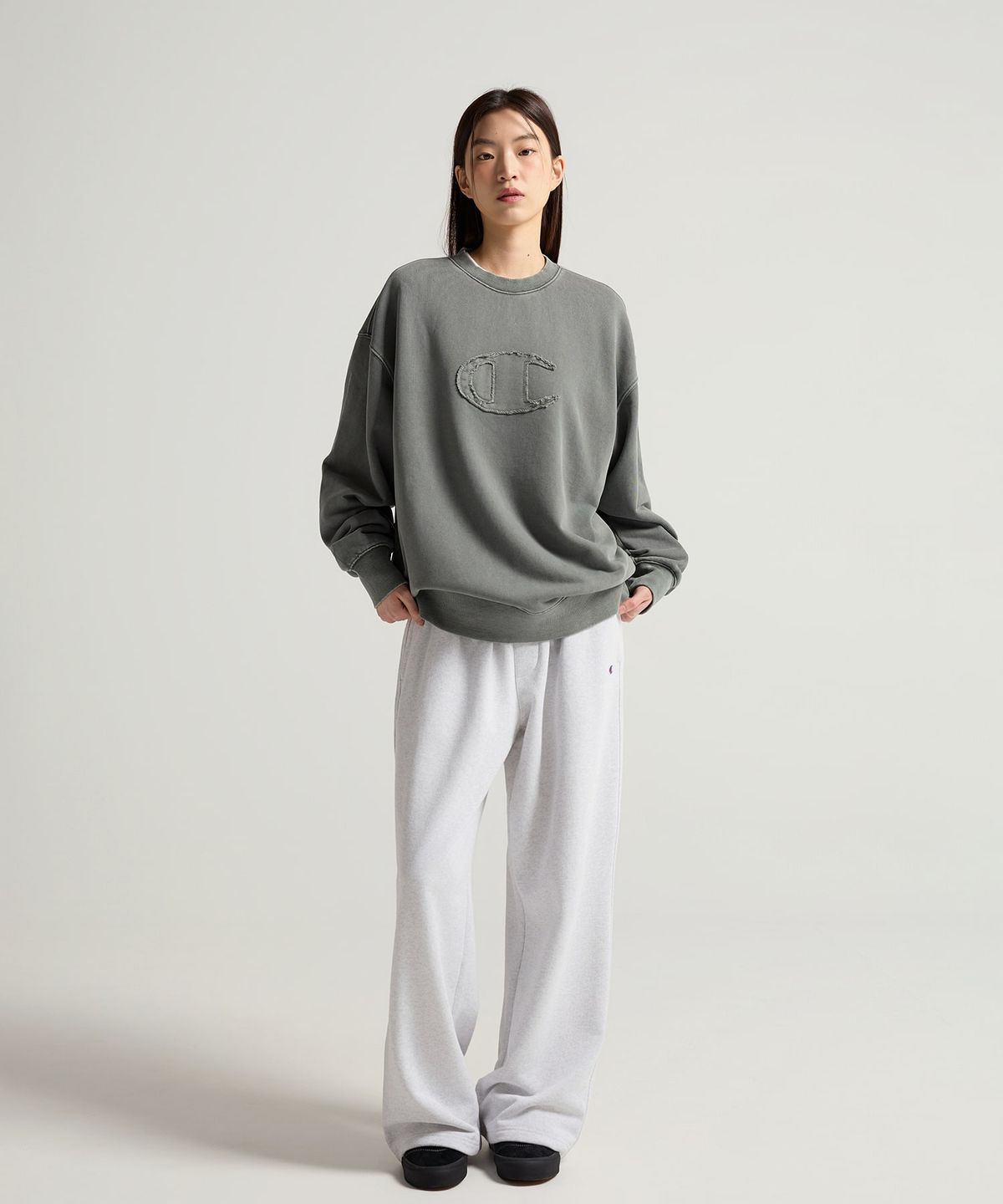 챔피온(CHAMPION) C로고 릴렉스핏 스웨트 팬츠 Light Grey