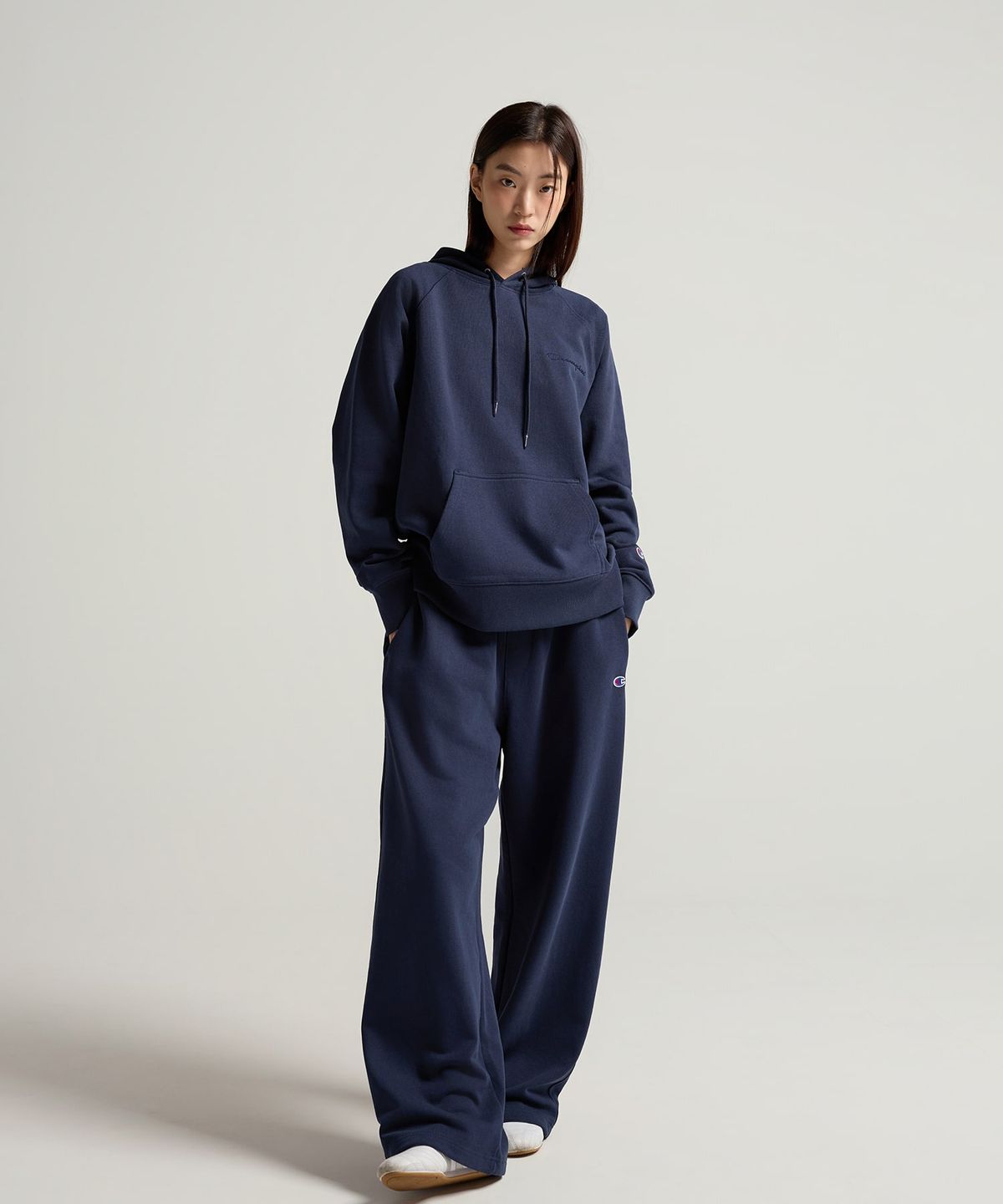 챔피온(CHAMPION) C로고 릴렉스핏 스웨트 팬츠 Navy