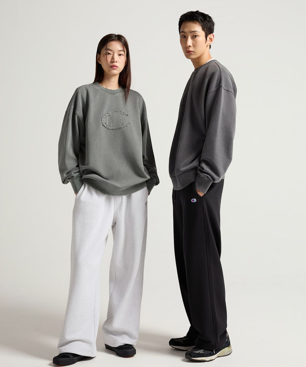 챔피온(CHAMPION) C로고 릴렉스핏 스웨트 팬츠 Navy