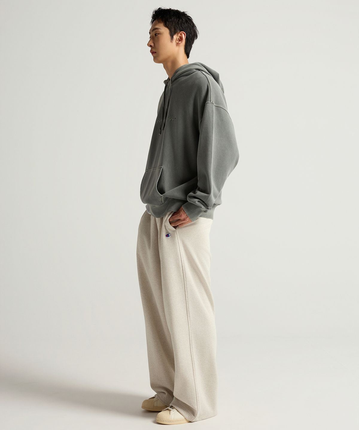 챔피온(CHAMPION) C로고 와이드핏 스웨트 팬츠 Oatmeal