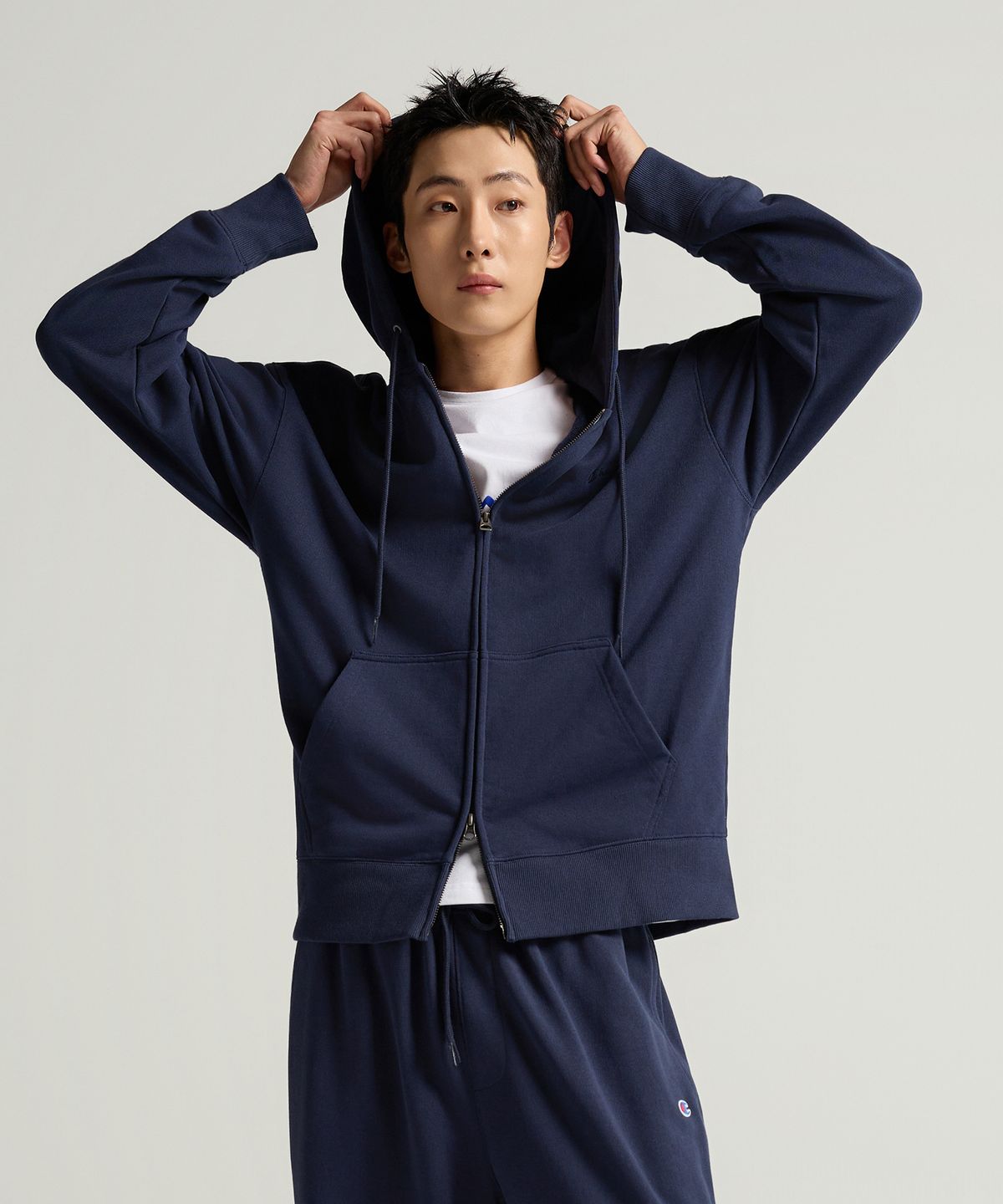 챔피온(CHAMPION) 스몰 로고 루즈핏 후드 집업 Navy
