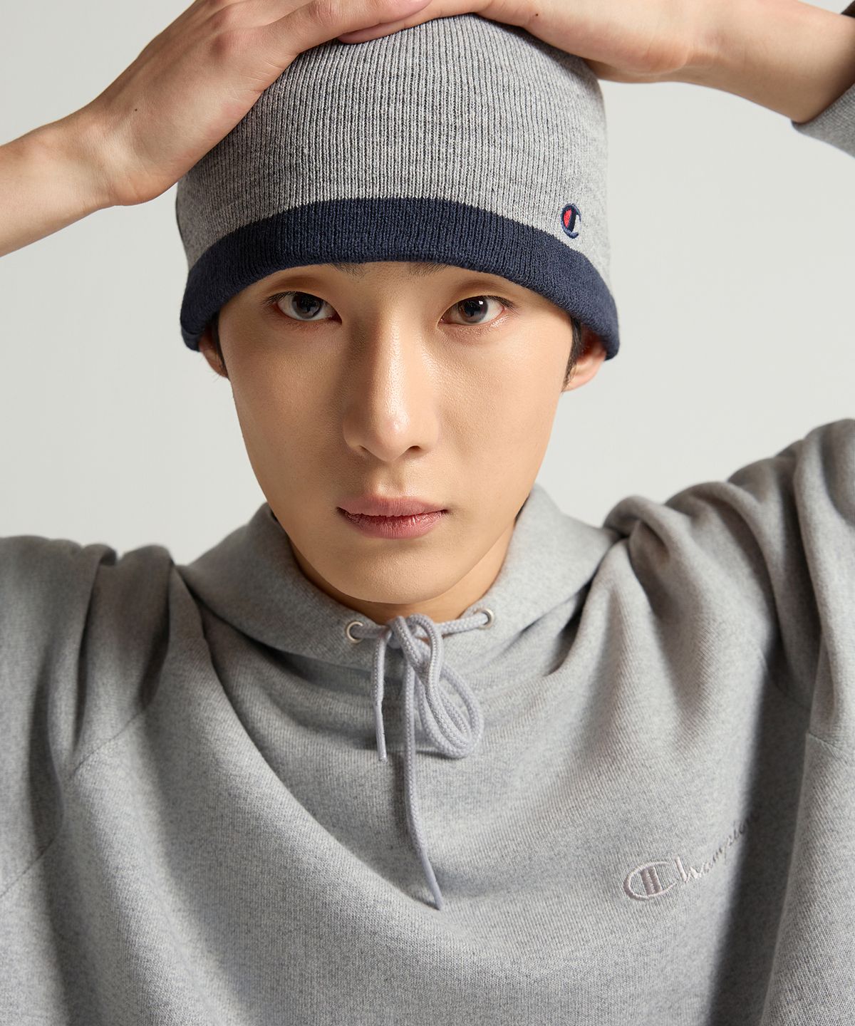 챔피온(CHAMPION) 스몰 로고 루즈핏 후드 티셔츠 Grey