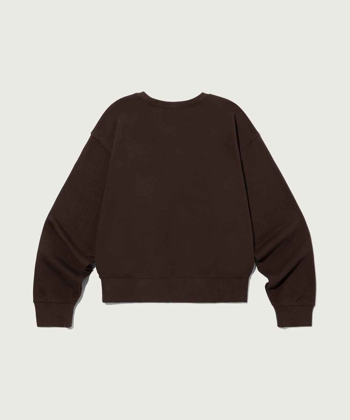 챔피온(CHAMPION) 여성 스몰 로고 레귤러핏 스웨트셔츠 Brown