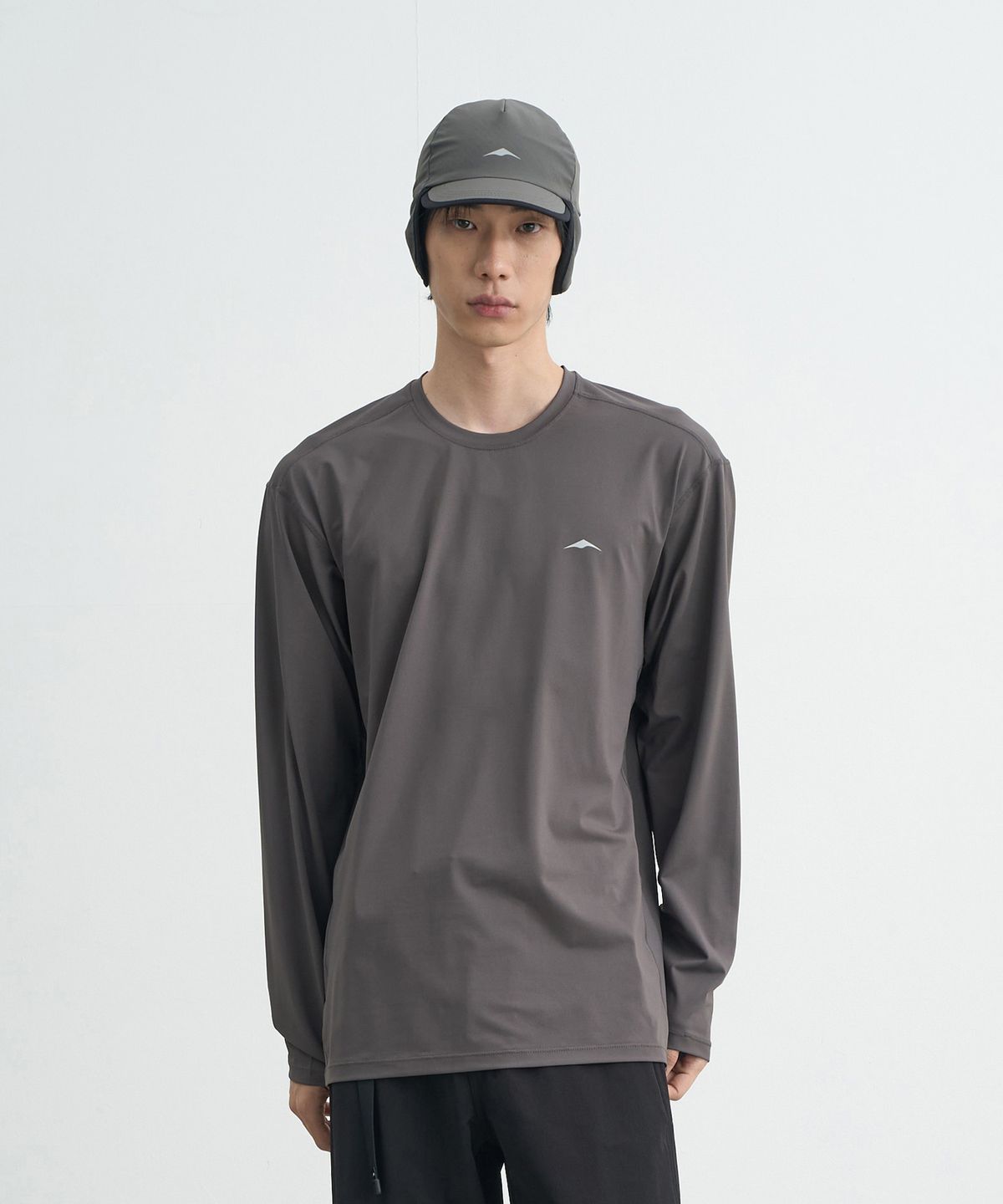 고요웨어(GOYOWEAR) 아스킨 로고 롱 슬리브 (브라운 그레이)