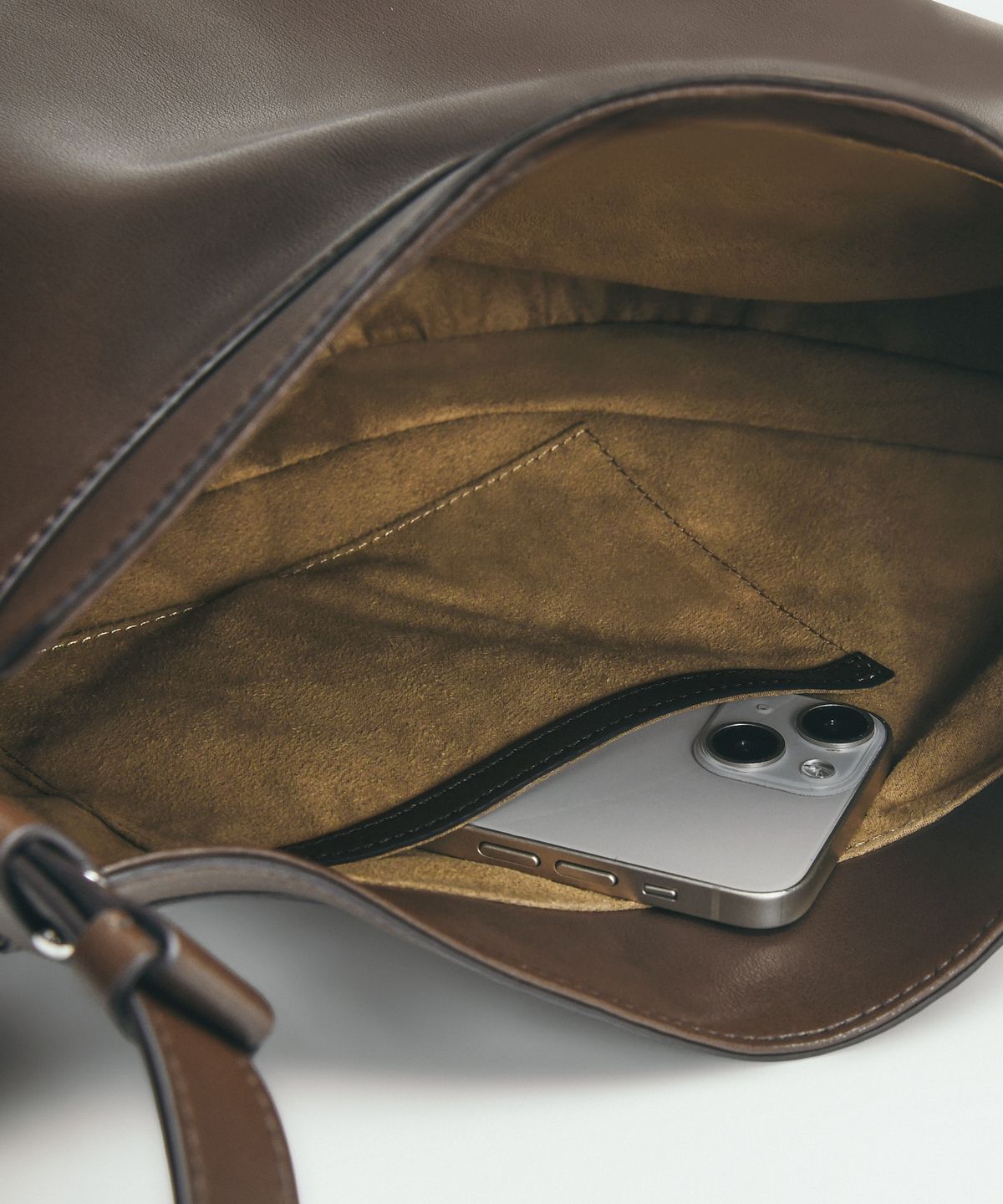 조에뜨(ZOEET) PEBBLE SHOULDER LEATHER BAG (ESPRESSO)