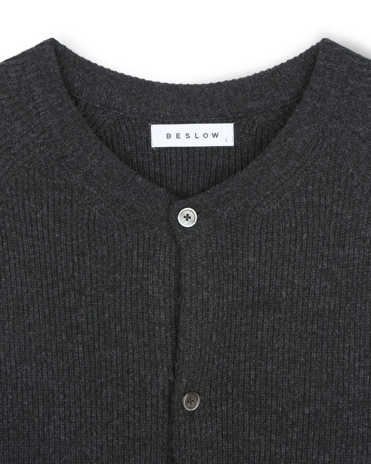 비슬로우(BESLOW) CASHMERE BLENDED CREW NECK CARDIGAN MELANGE CHARCOAL