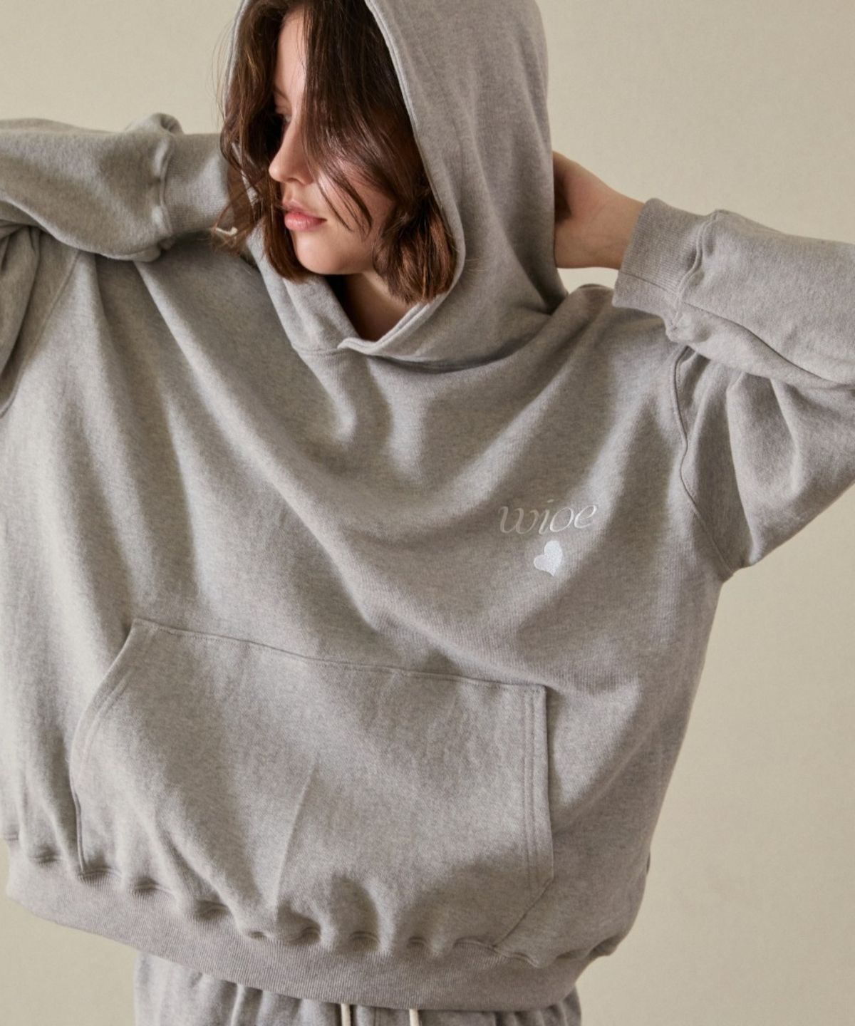 위오이(WIOE) Wioe Heart Hoodie_Grey