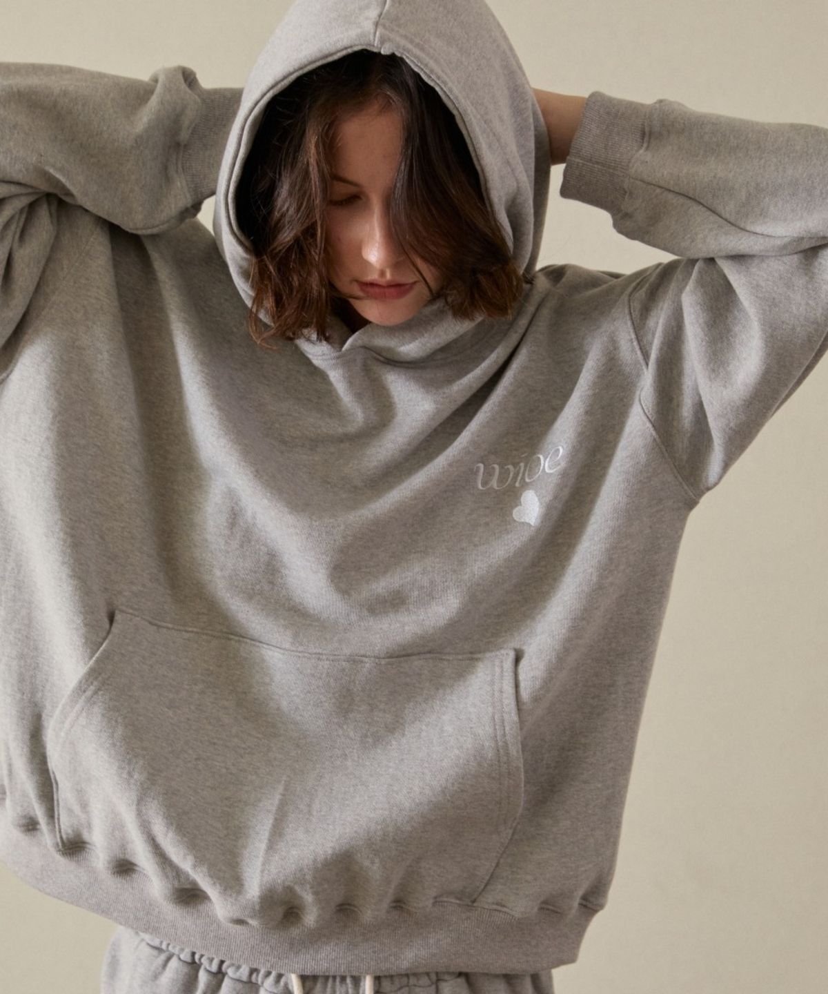 위오이(WIOE) Wioe Heart Hoodie_Grey