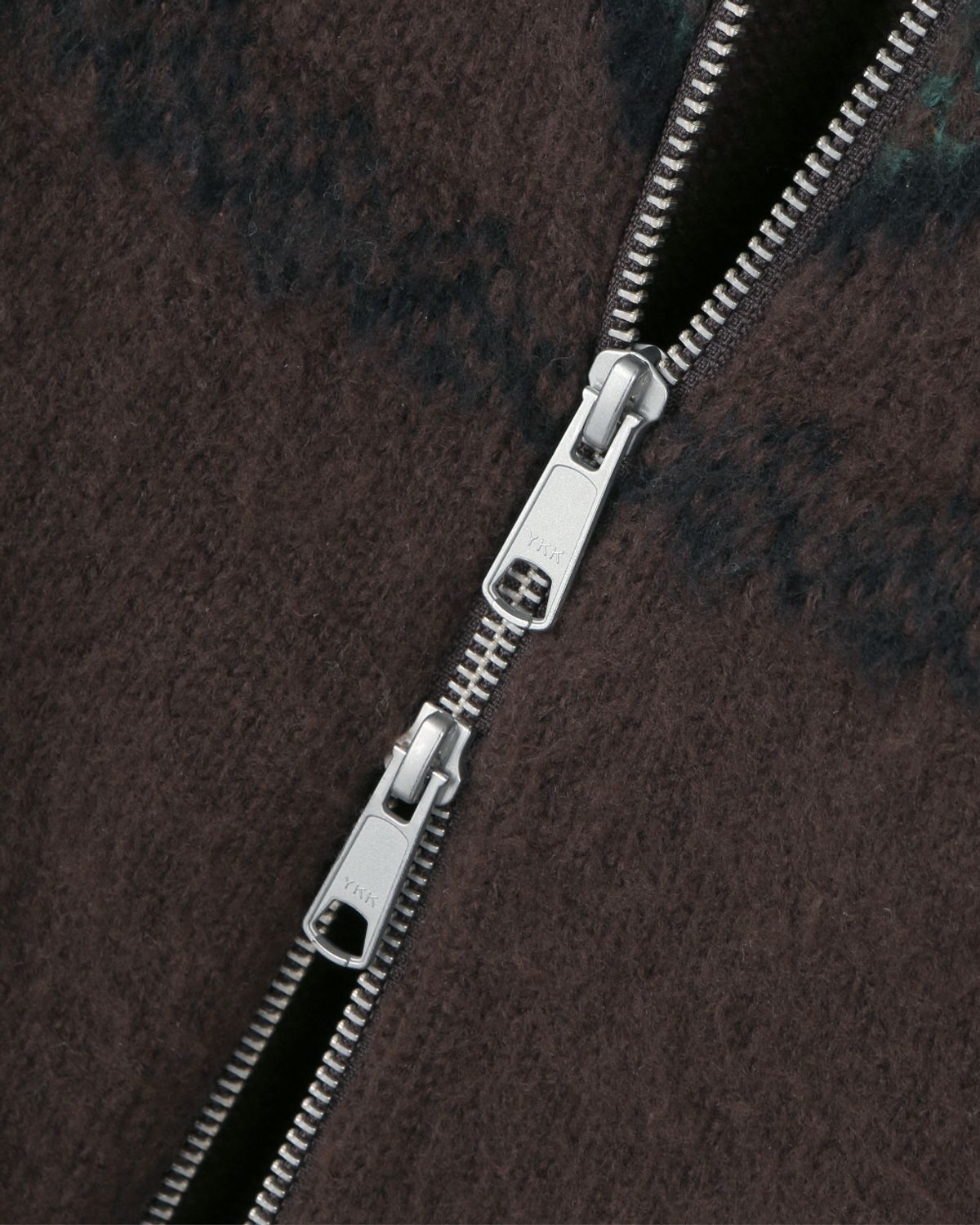 비슬로우(BESLOW) NORDIC KNIT CREW NECK ZIP-UP CARDIGAN BROWN