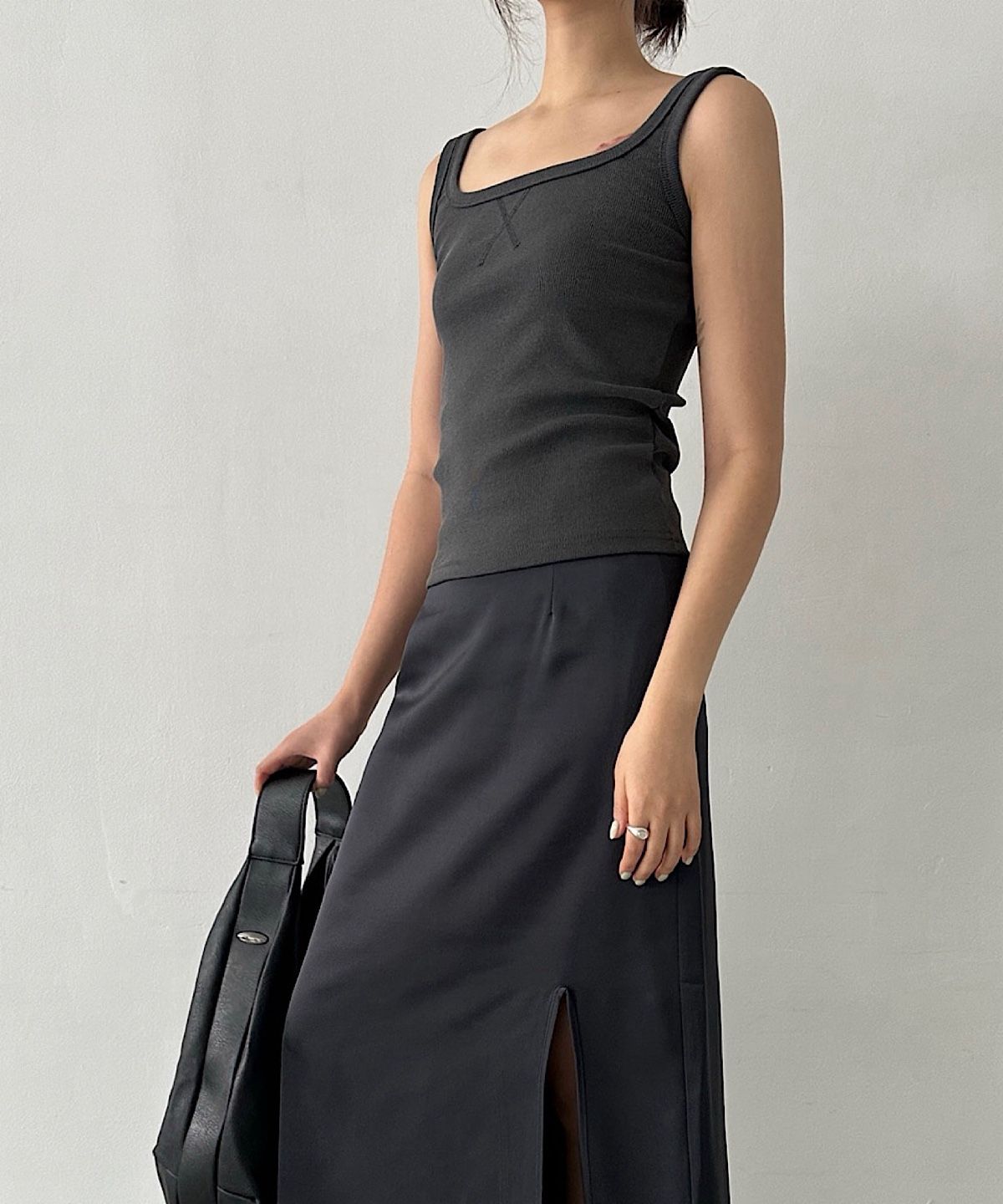 아포엠(APOEM) Ribbed Top – 2colors
