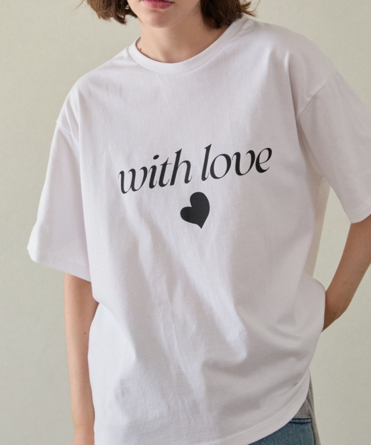 위오이(WIOE) With Love Overfit Tshirt_White