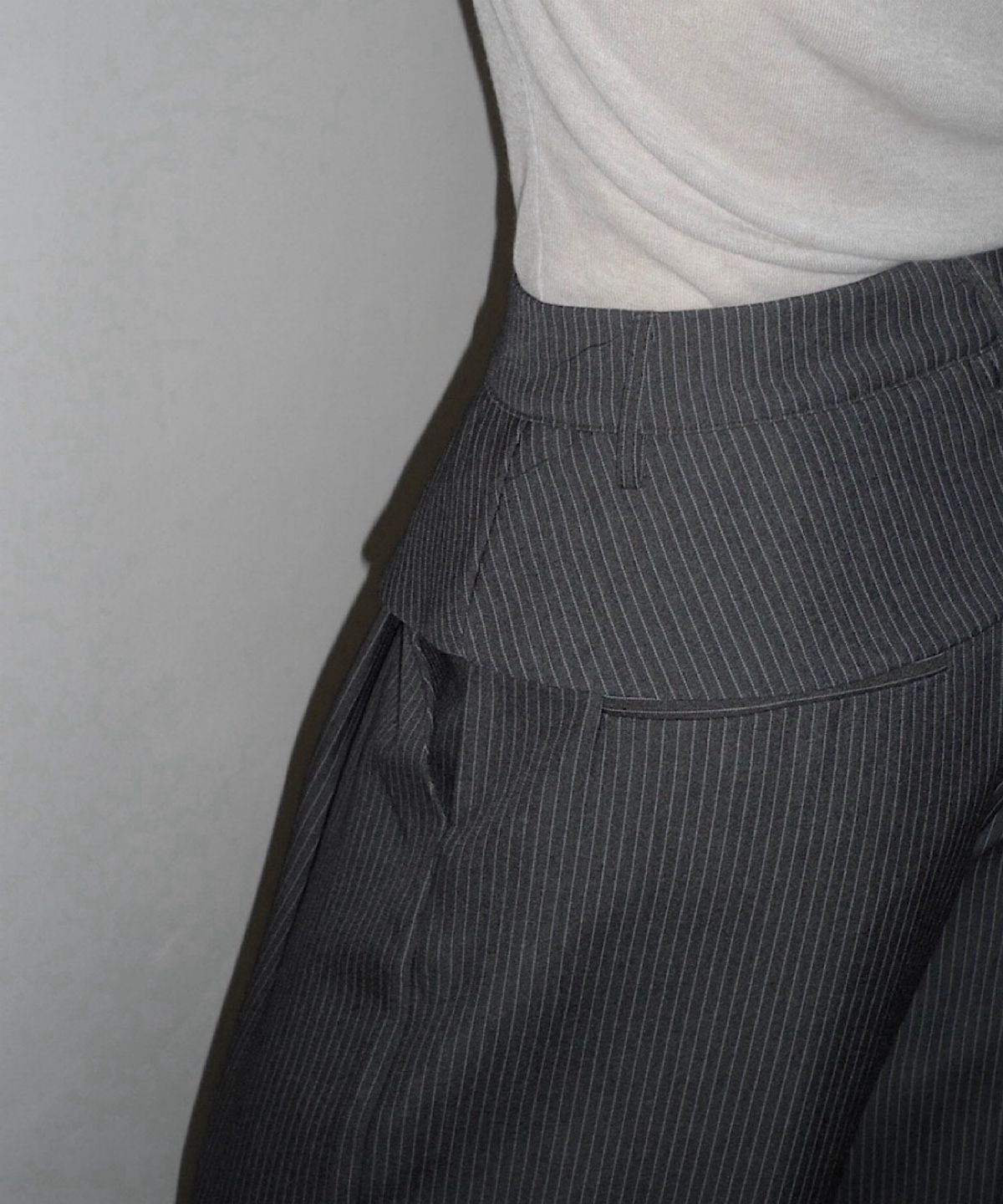 아포엠(APOEM) Flap Stripe Slacks - 2colors