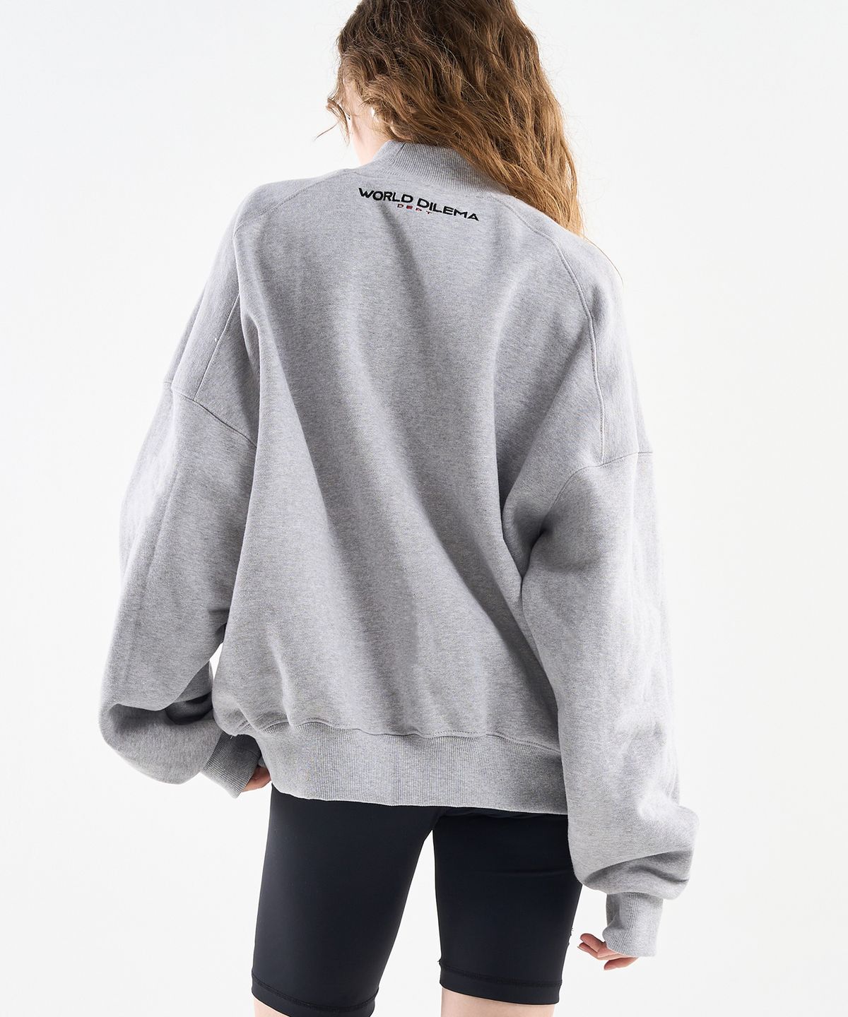월드딜레마(WORLDDILEMA) GENDER  Applique High Neck Sweatshirts (Grey)