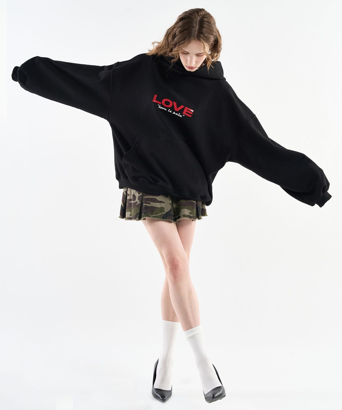 월드딜레마(WORLDDILEMA) LOVE Printing Hood (Black)