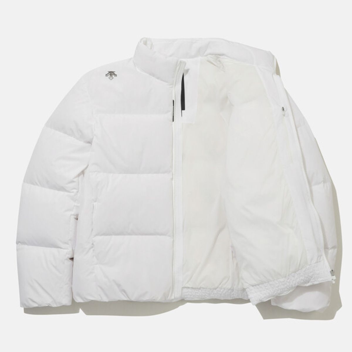 데상트(DESCENTE) 에센셜 숏 푸퍼 컴포트핏 다운 자켓 화이트 SR423UDJO1
