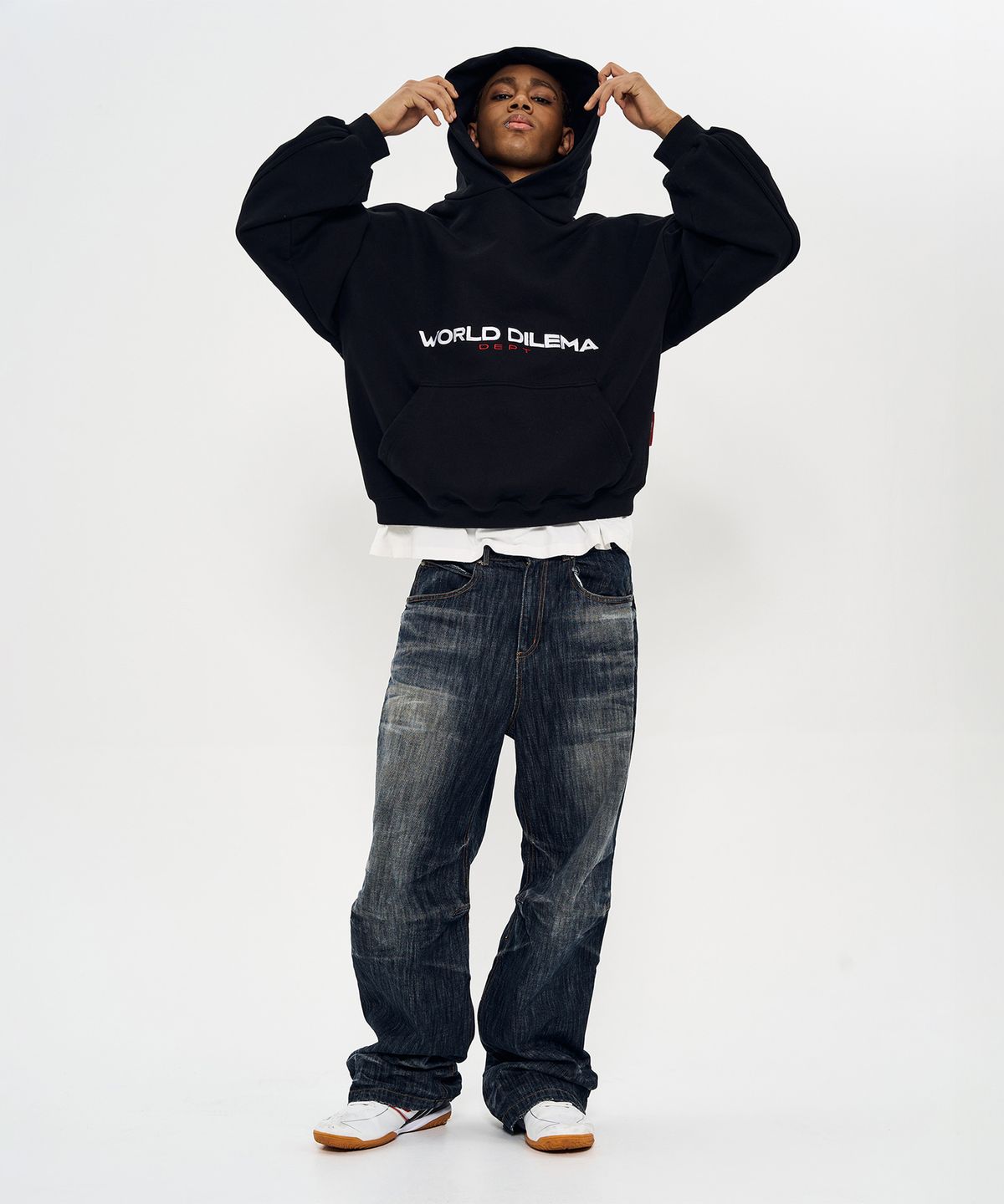 월드딜레마(WORLDDILEMA) WORLD DILEMA DEPT Embroidery Hood (Black)