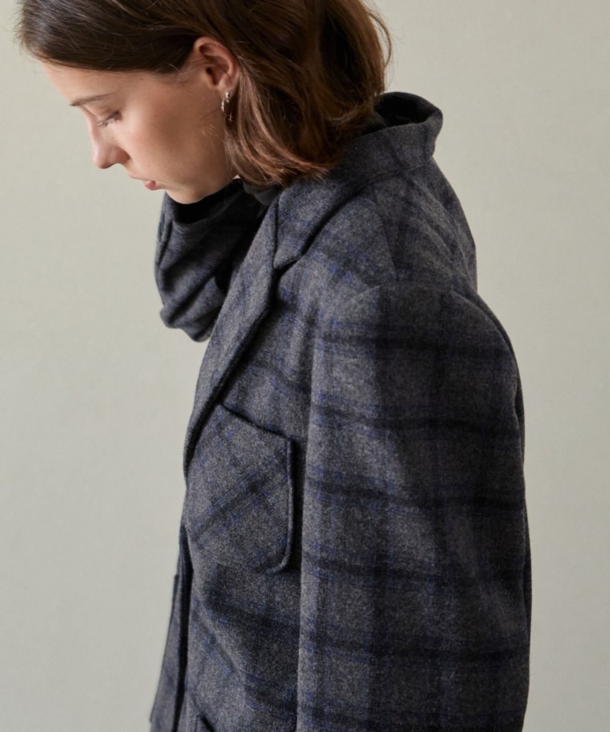 위오이(WIOE) Overfit Vintage Check Wool Blazer_Blue Grey