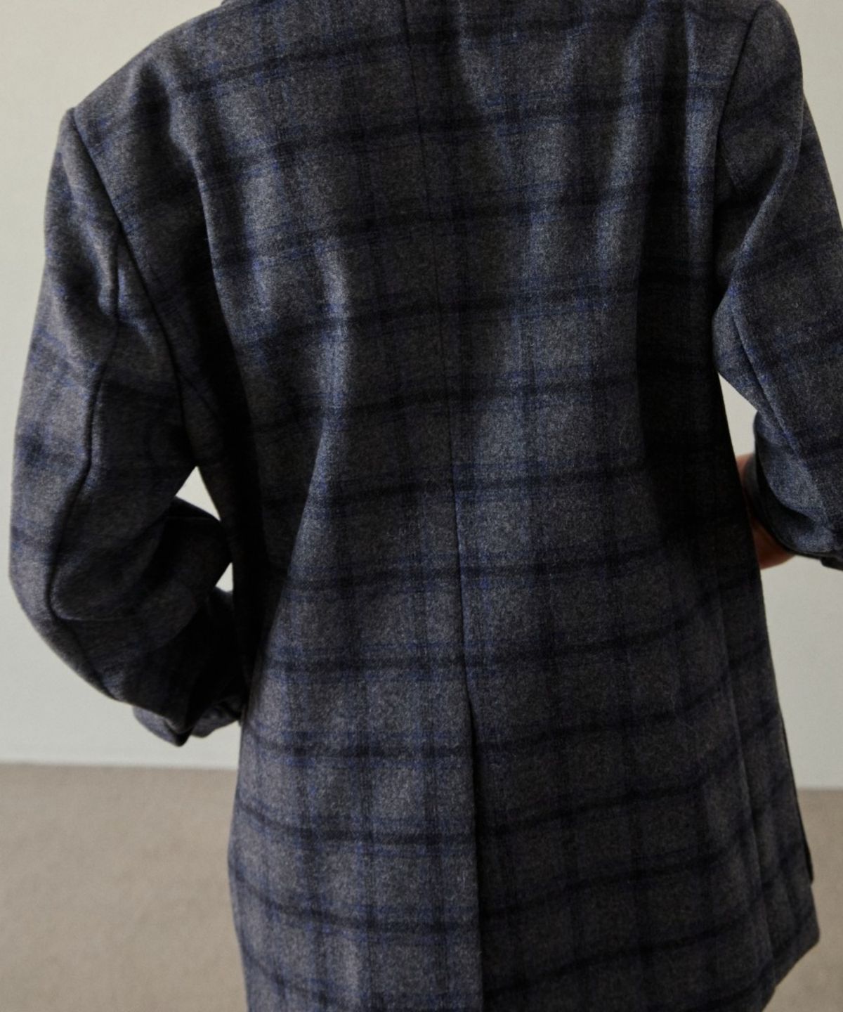 위오이(WIOE) Overfit Vintage Check Wool Blazer_Blue Grey