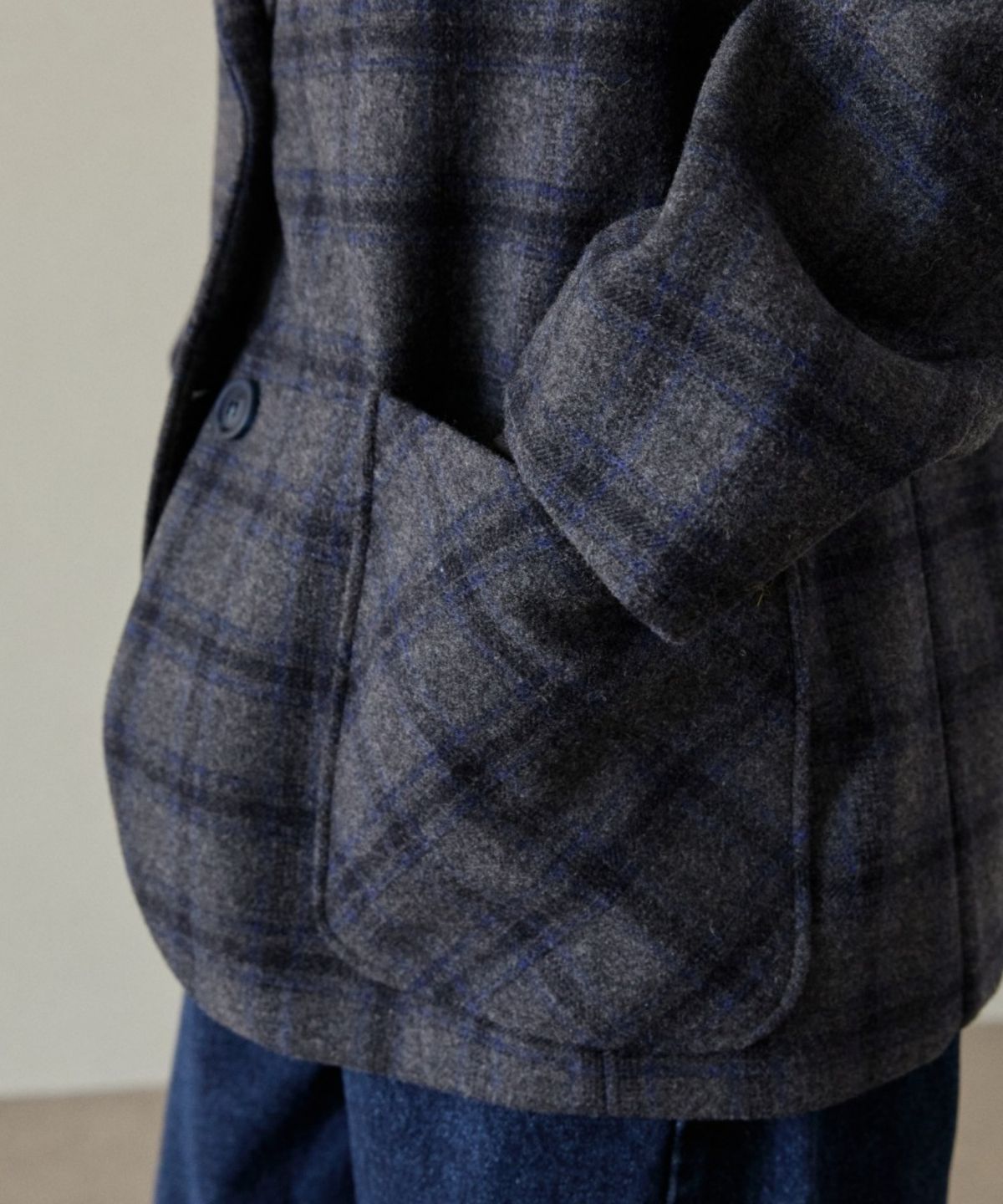 위오이(WIOE) Overfit Vintage Check Wool Blazer_Blue Grey