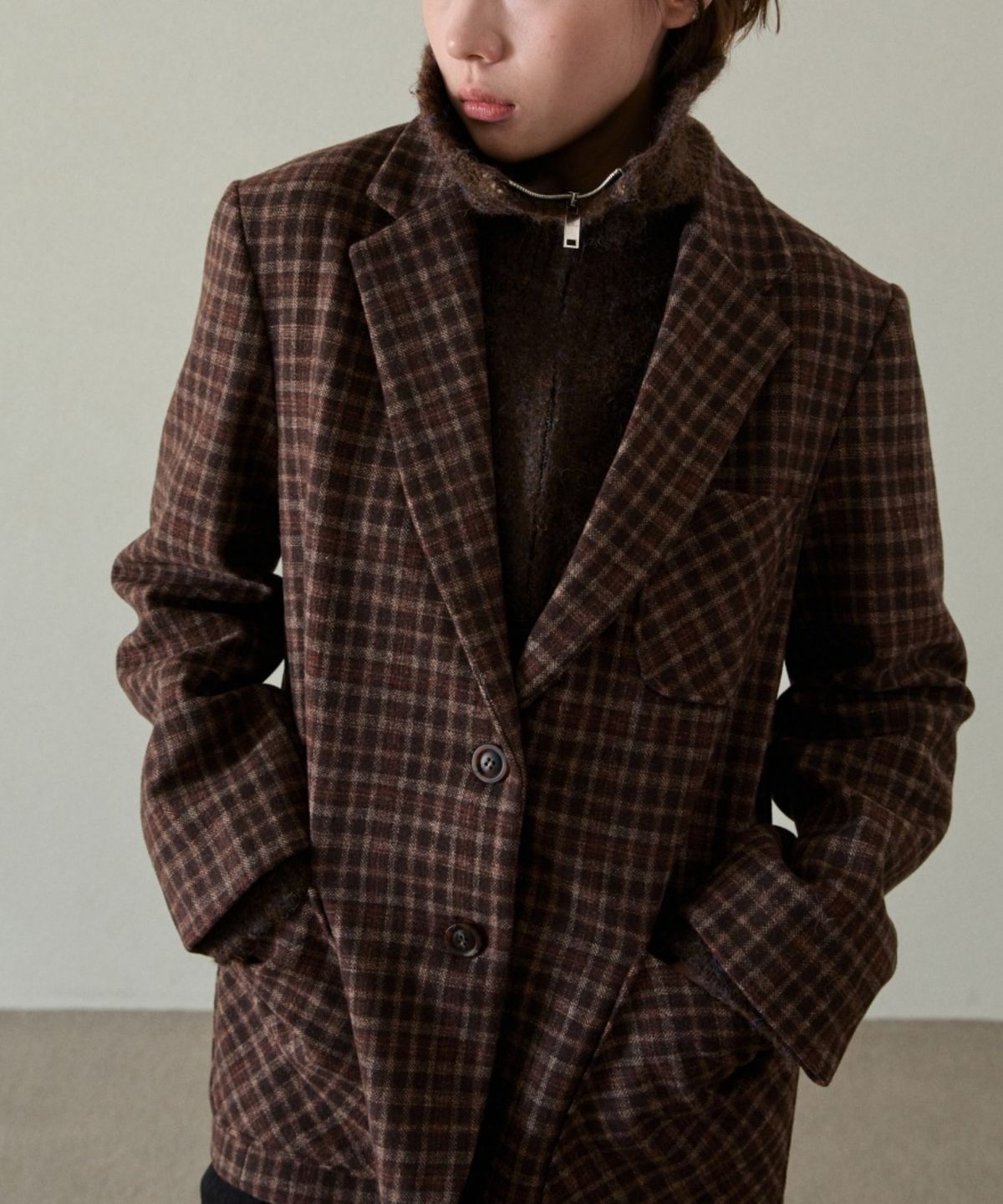위오이(WIOE) Overfit Vintage Check Wool Blazer_Brown